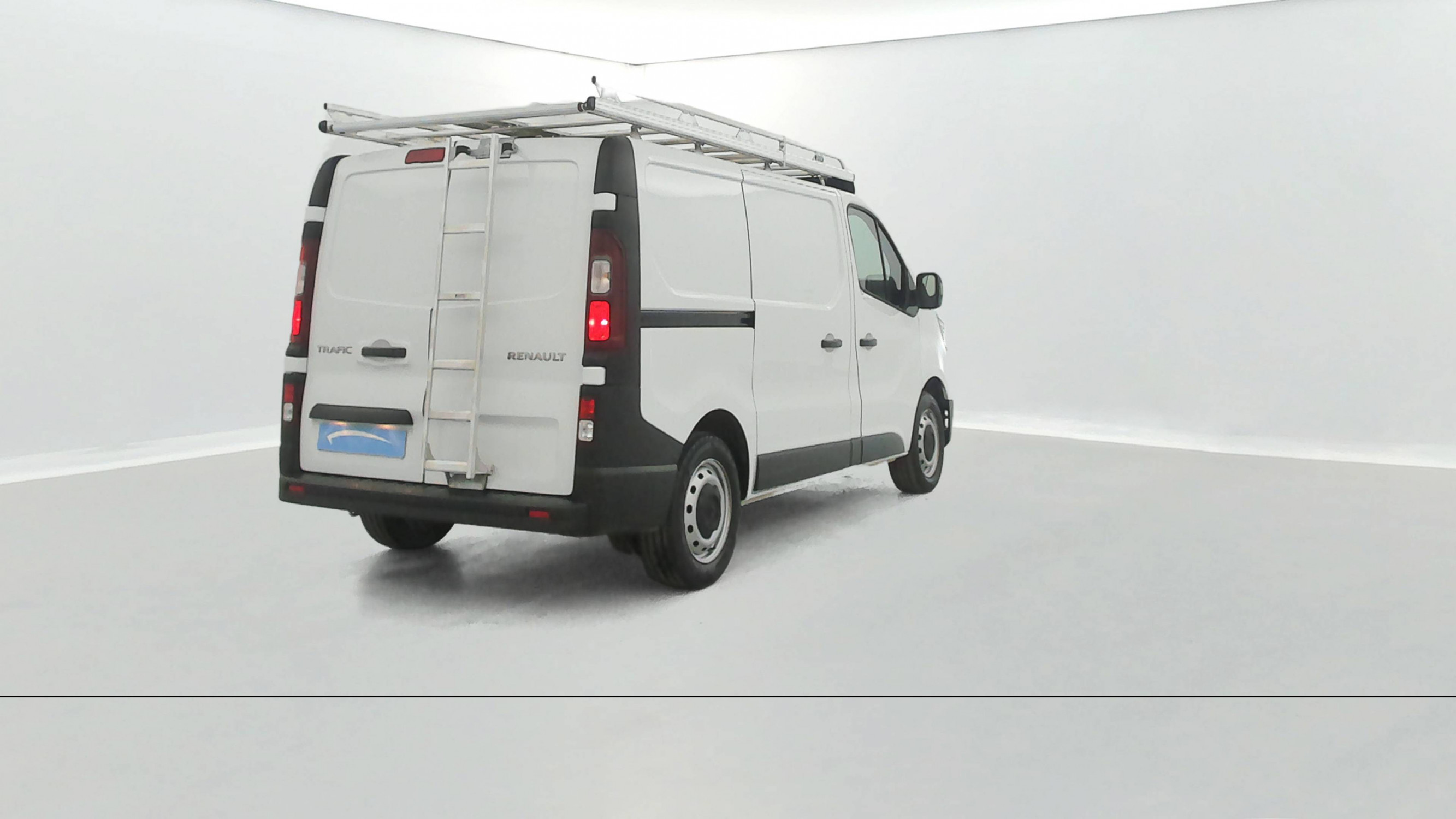 Vente en ligne Renault Trafic 3 Fourgon TRAFIC FGN L1H1 2800 KG BLUE DCI 110 au prix de 21 590 €