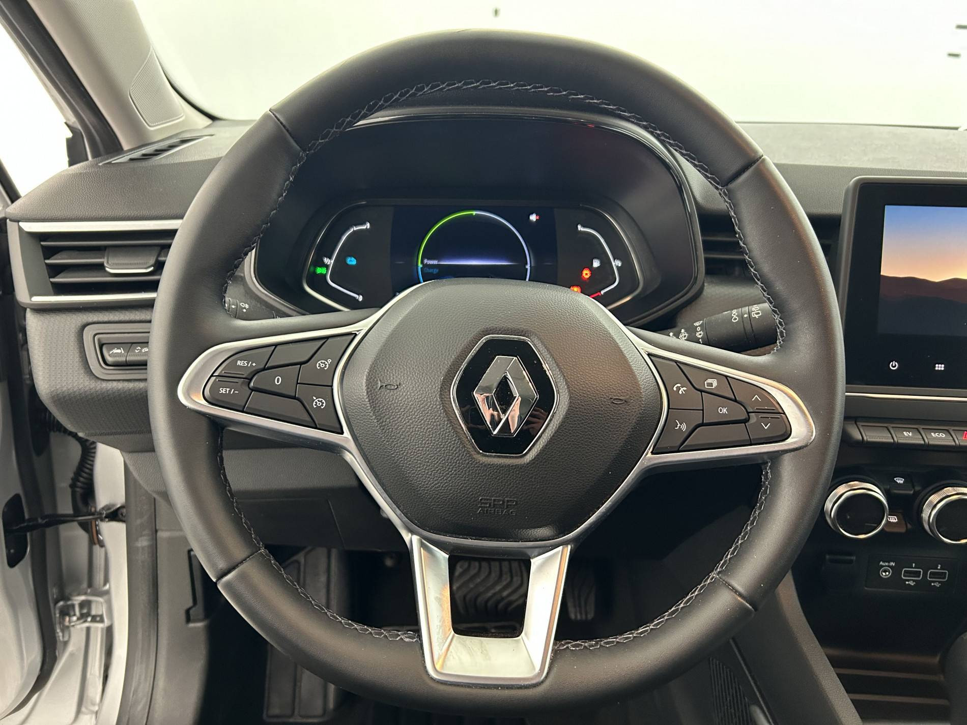 Vente en ligne Renault Clio 5 Clio E-Tech 140 - 21N au prix de 16 890 €