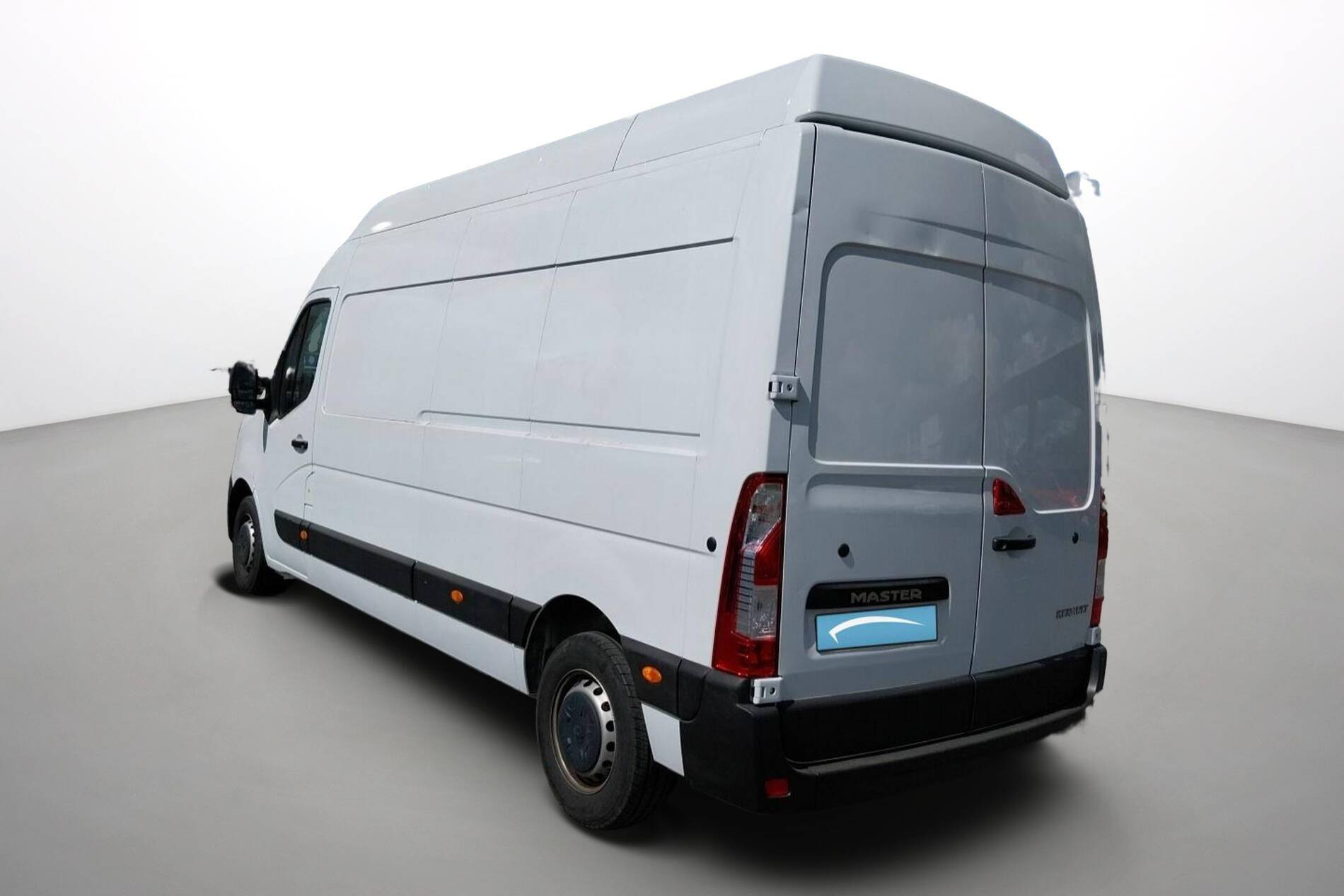 Vente en ligne Renault Master Fourgon MASTER FGN TRAC F3500 L3H3 BLUE DCI 135 au prix de 29 999 €