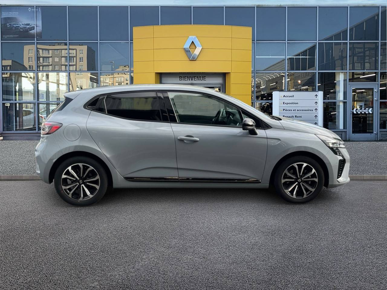 Vente en ligne Renault Clio 5 Clio E-Tech full hybrid 145 ch GSR2 au prix de 21 990 €