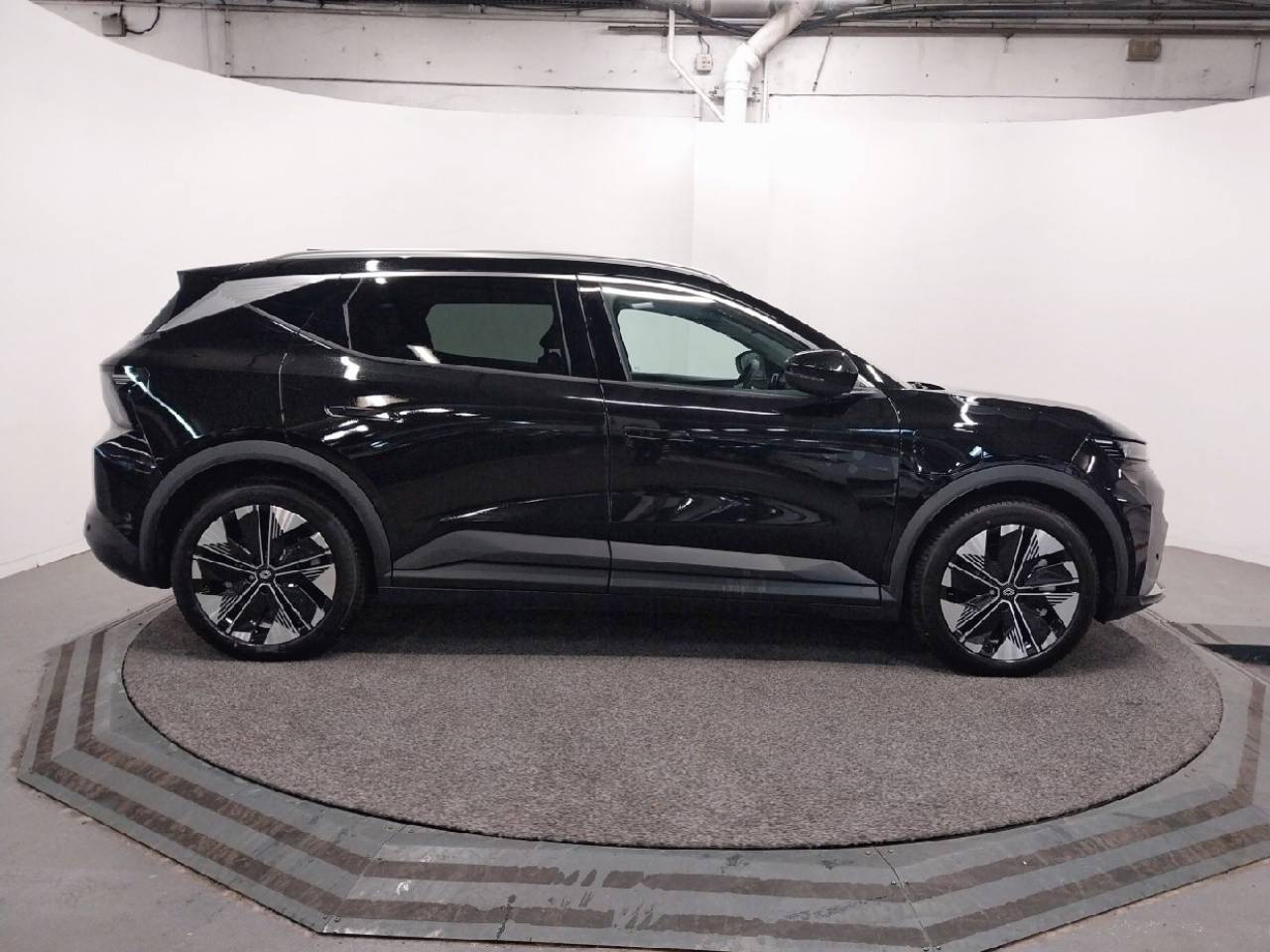Vente en ligne Renault Scenic E-Tech Scenic E-Tech électrique 220 ch grande autonomie au prix de 1 300 €
