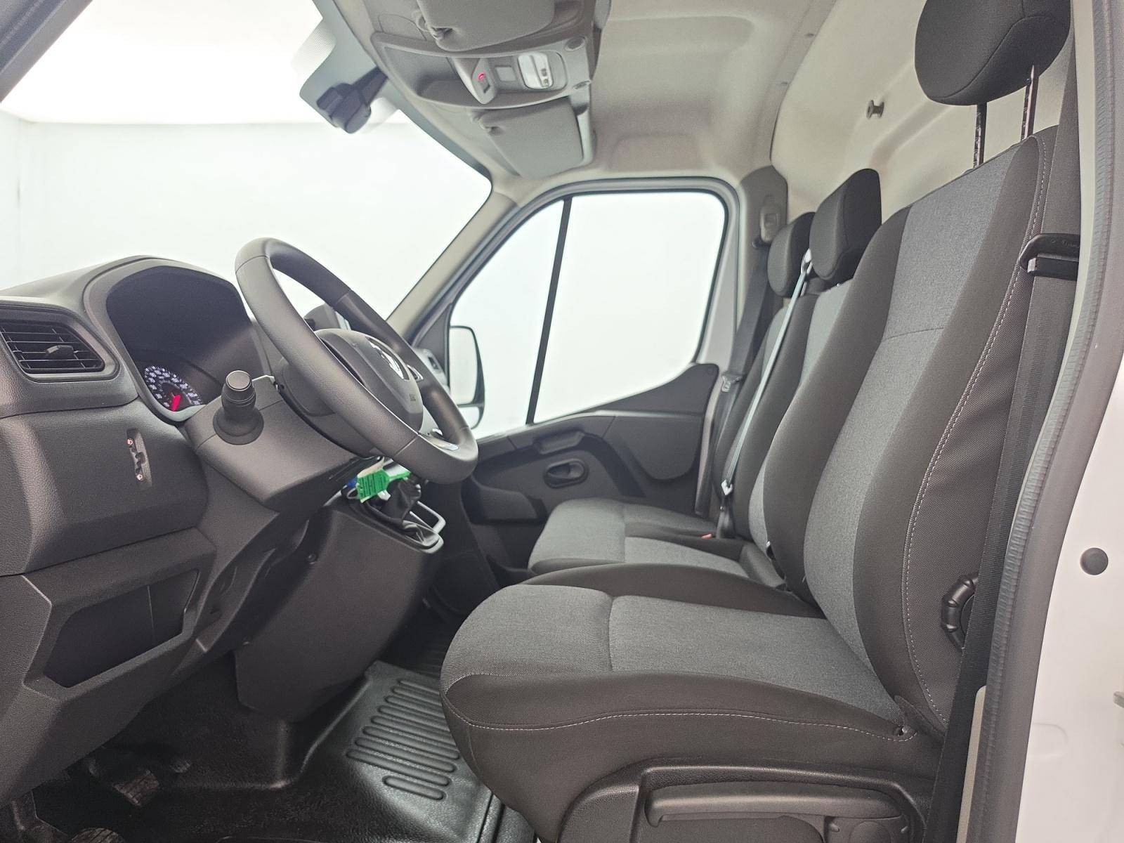 Vente en ligne Renault Master Fourgon MASTER FGN TRAC F3500 L3H3 BLUE DCI 135 au prix de 25 990 €