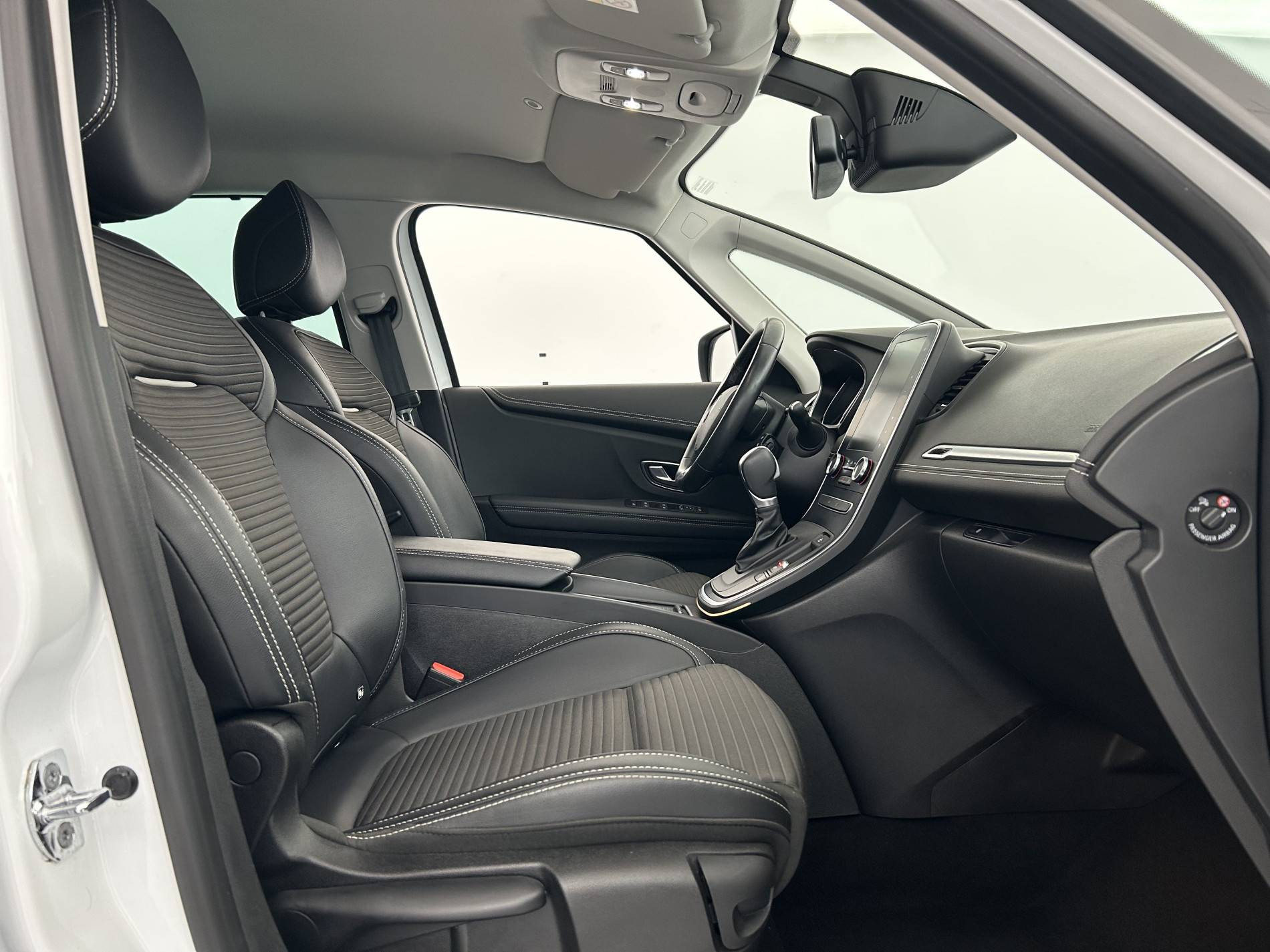 Vente en ligne Renault Scenic 4 Scenic TCe 140 Energy EDC au prix de 18 790 €