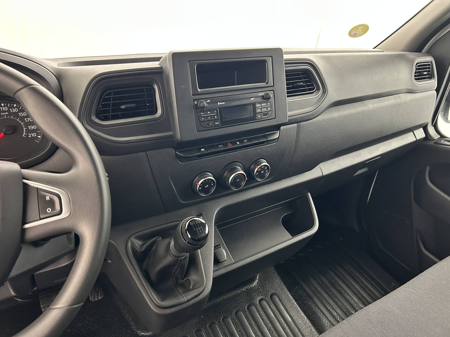 Vente en ligne Renault Master Fourgon MASTER FGN TRAC F3500 L2H2 BLUE DCI 135 au prix de 25 900 €
