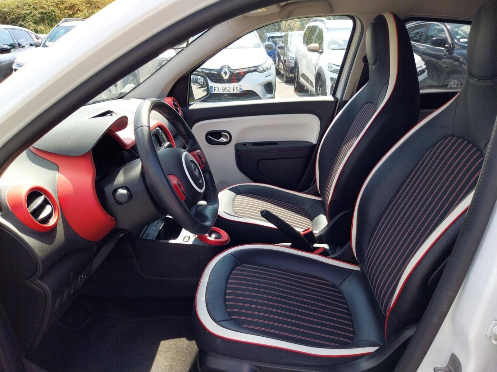 Vente en ligne Renault Twingo 3  TCe 95 EDC au prix de 12 990 €