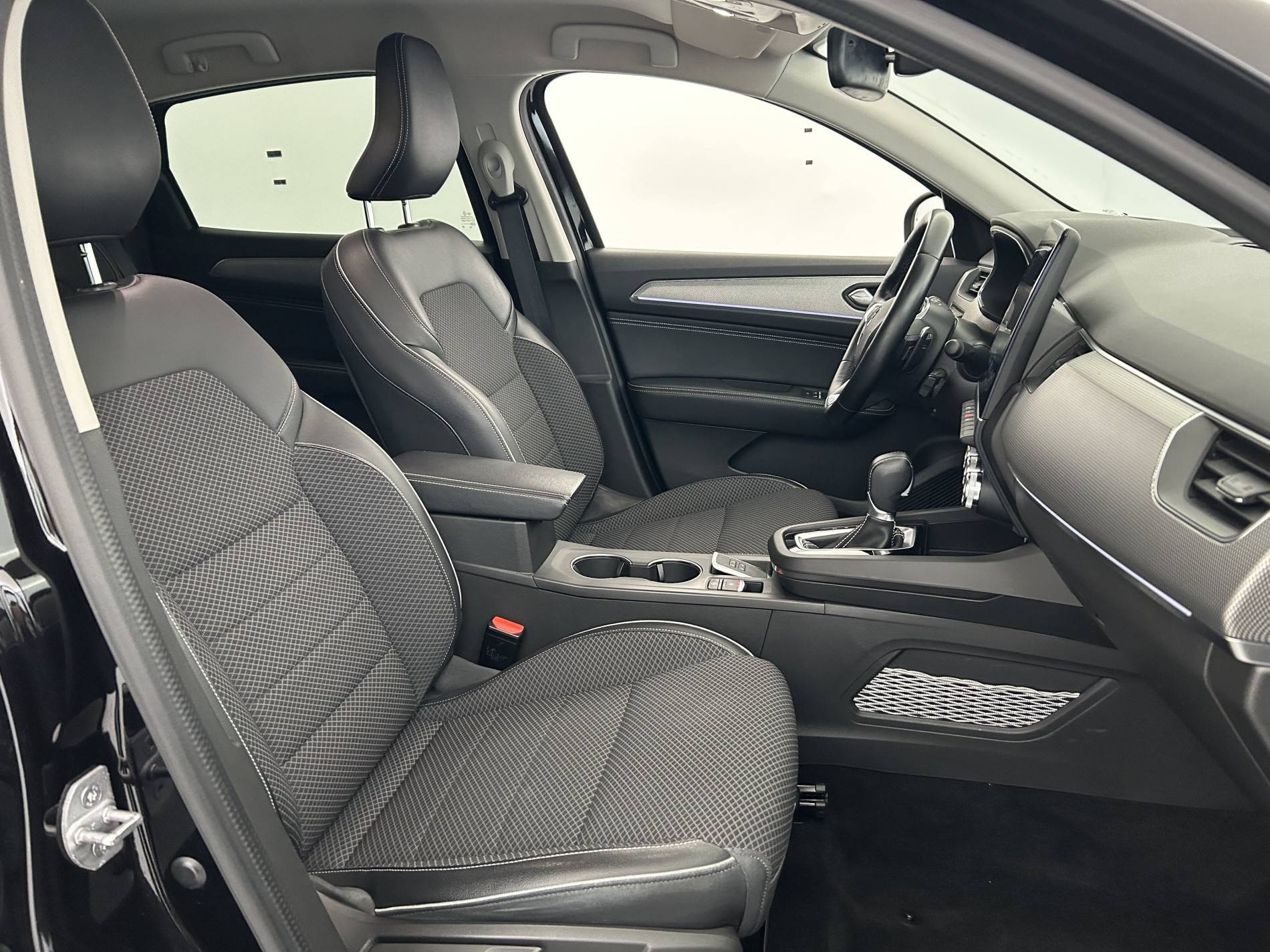 Vente en ligne Renault Arkana  TCe 140 EDC FAP - 21B au prix de 18 490 €