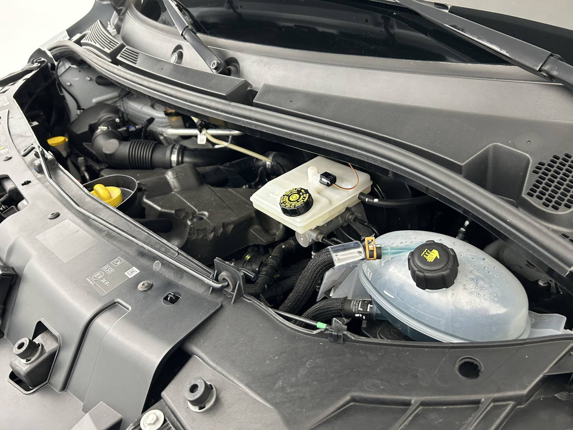 Vente en ligne Renault Master Fourgon MASTER FGN TRAC F3500 L2H2 BLUE DCI 135 au prix de 25 999 €