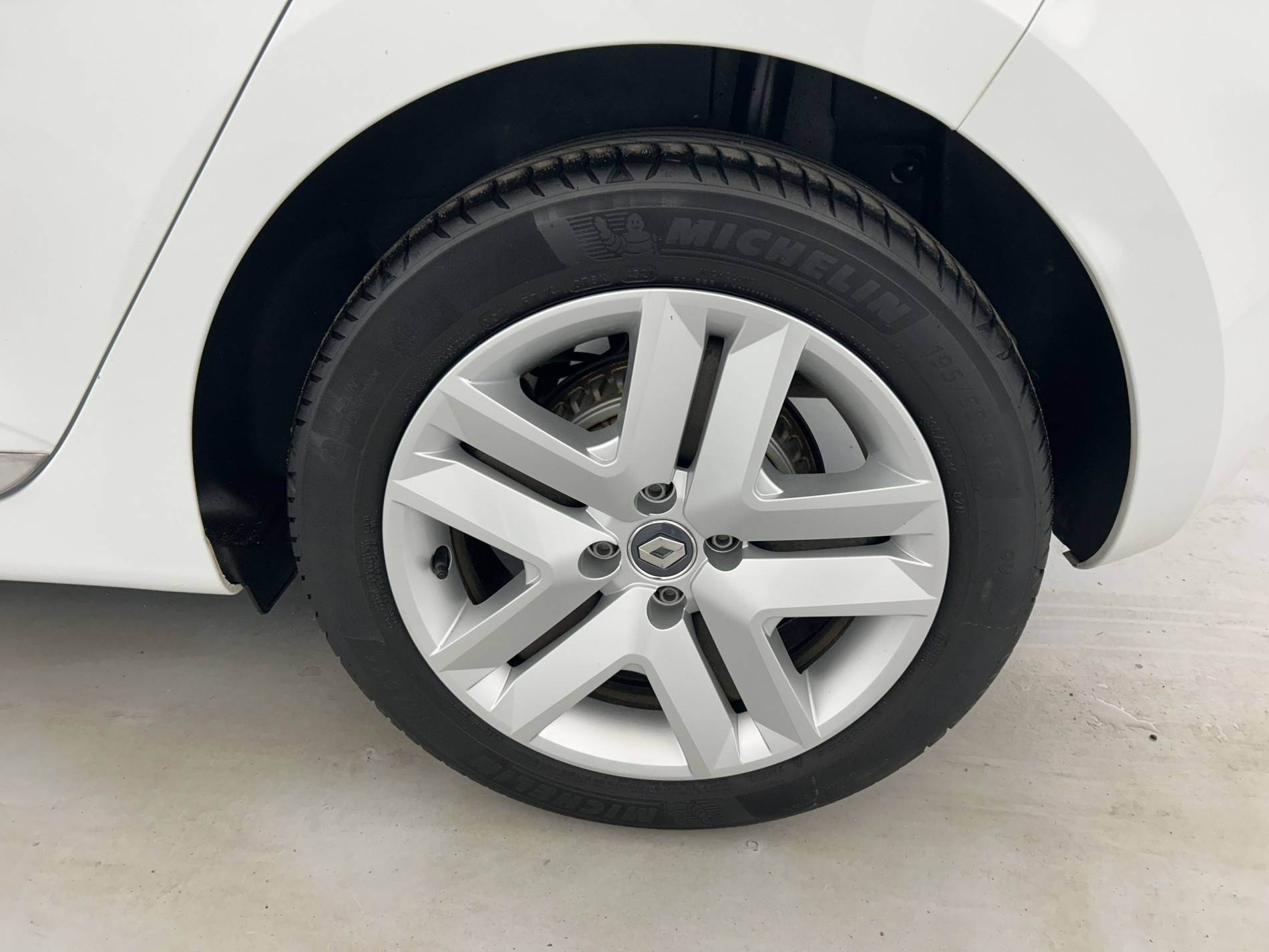 Vente en ligne Renault Clio 5 Clio Blue dCi 85 au prix de 13 100 €