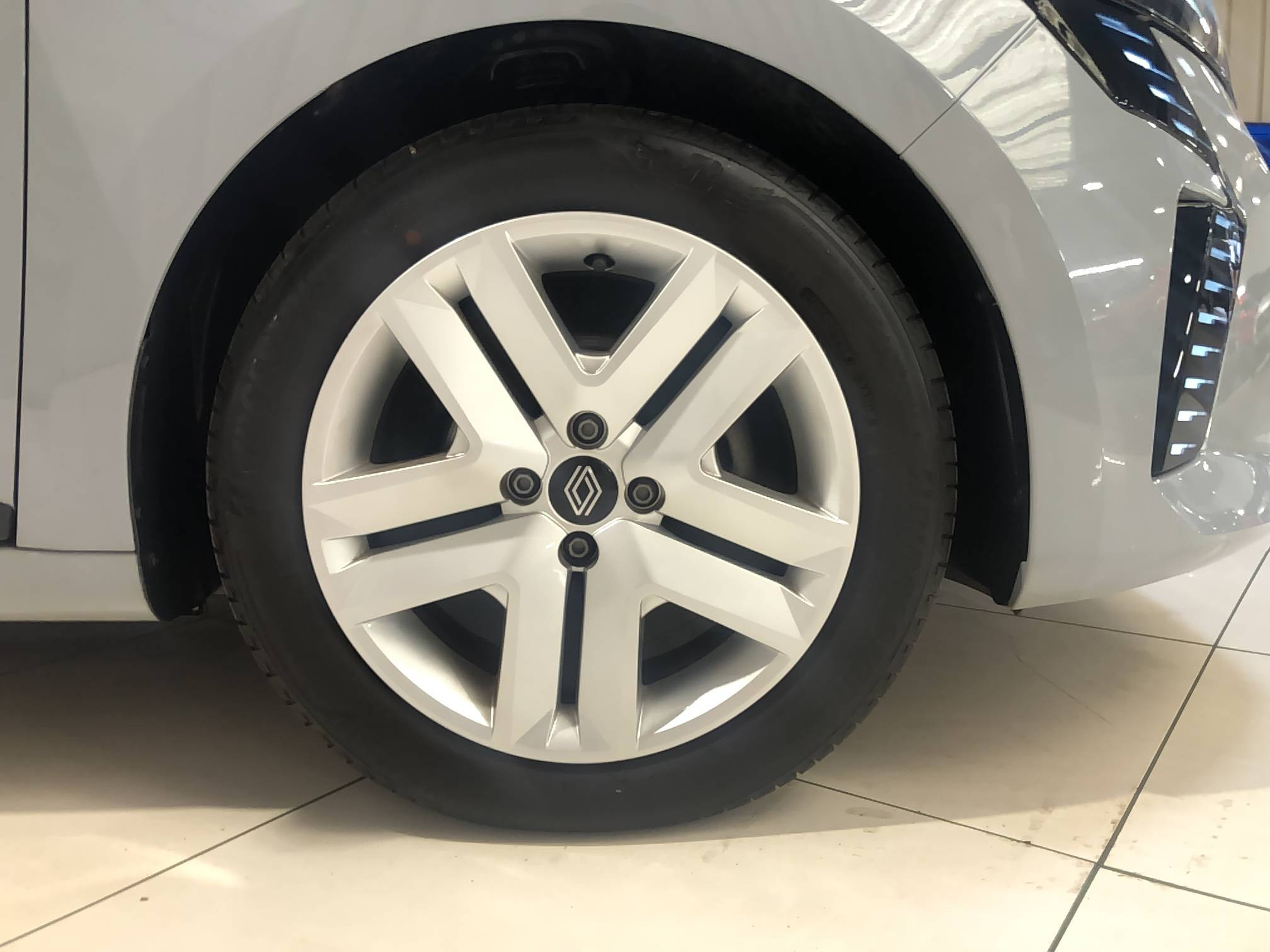 Vente en ligne Renault Clio 5 Clio TCe 90 au prix de 15 990 €
