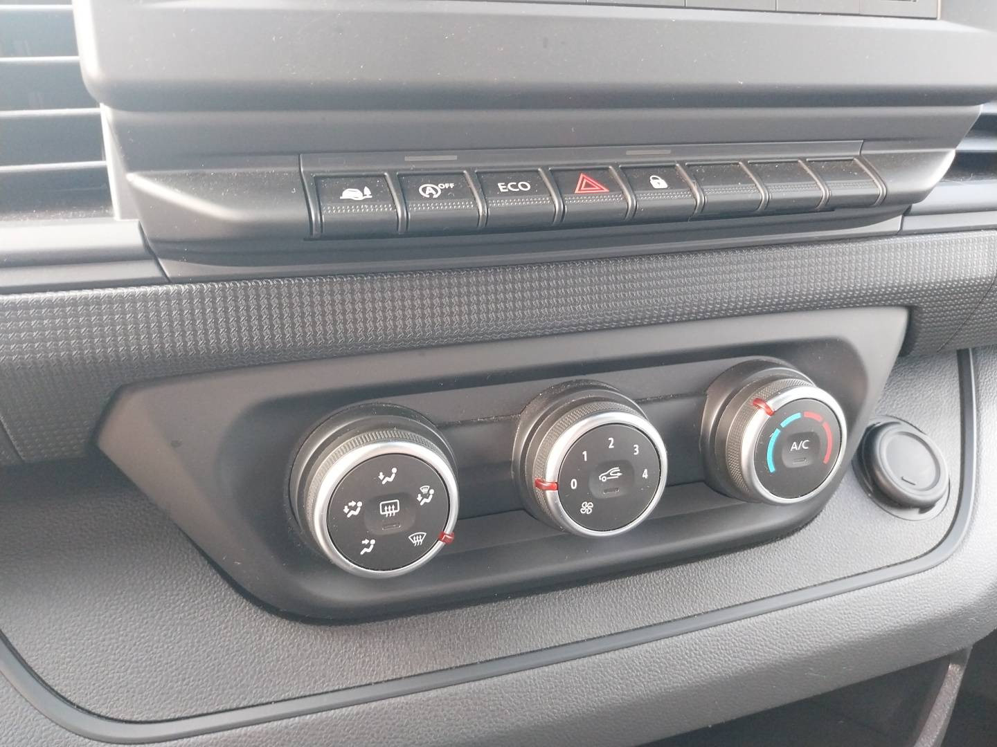 Vente en ligne Renault Trafic 3 Fourgon TRAFIC FGN L1H1 3000 KG BLUE DCI 130 au prix de 23 950 €