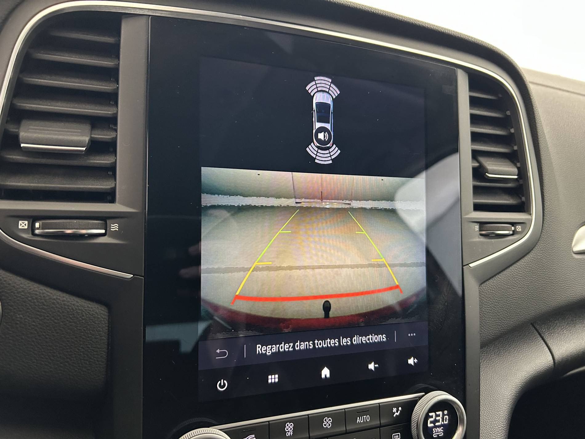 Vente en ligne Renault Megane 4  Blue dCi 115 EDC au prix de 18 785 €