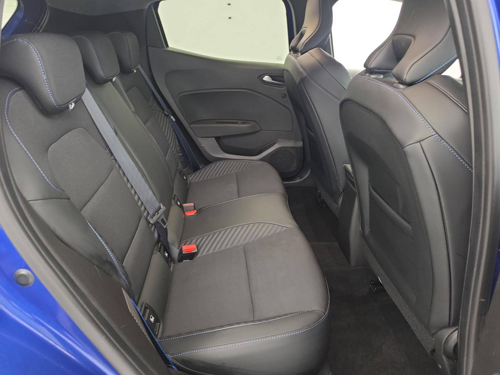 Vente en ligne Renault Clio 5 Clio E-Tech full hybrid 145 au prix de 18 990 €