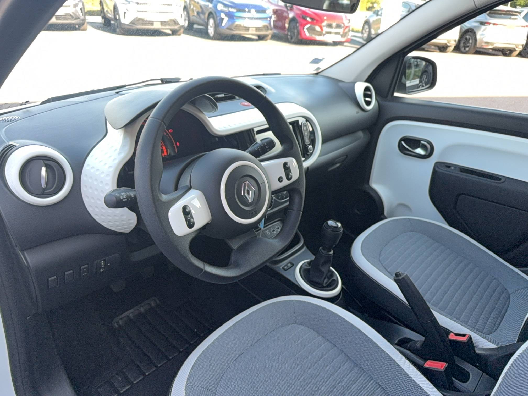 Vente en ligne Renault Twingo 3  SCe 65 - 21 au prix de 11 464 €