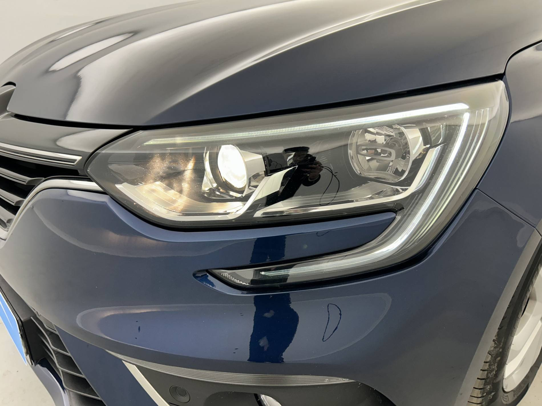 Vente en ligne Renault Megane 4 Mégane IV Berline Blue dCi 115 EDC au prix de 16 400 €