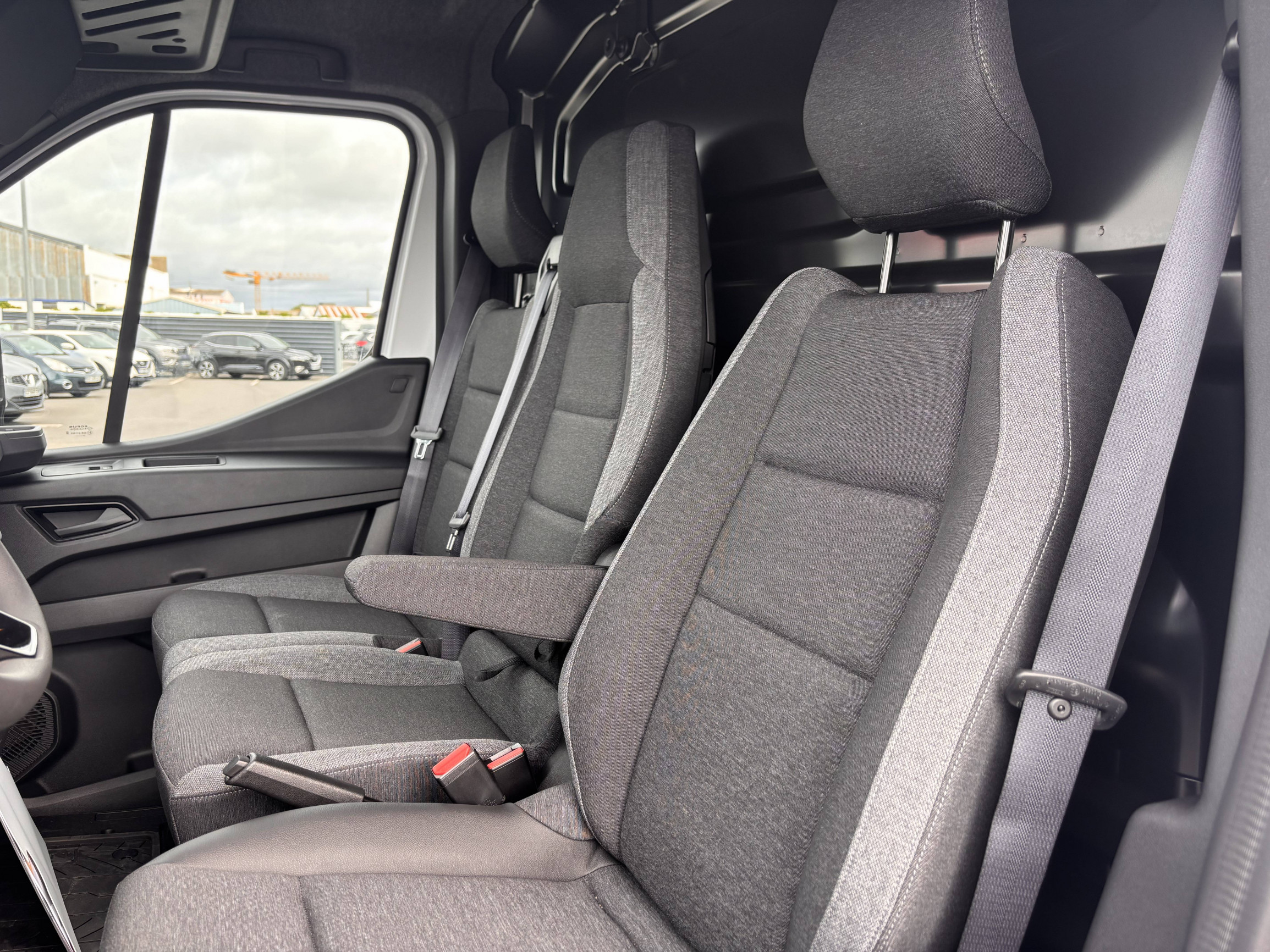 Vente en ligne Nissan Interstar  3T3 L2H2 2.0 DCI 130 au prix de 46 740 €