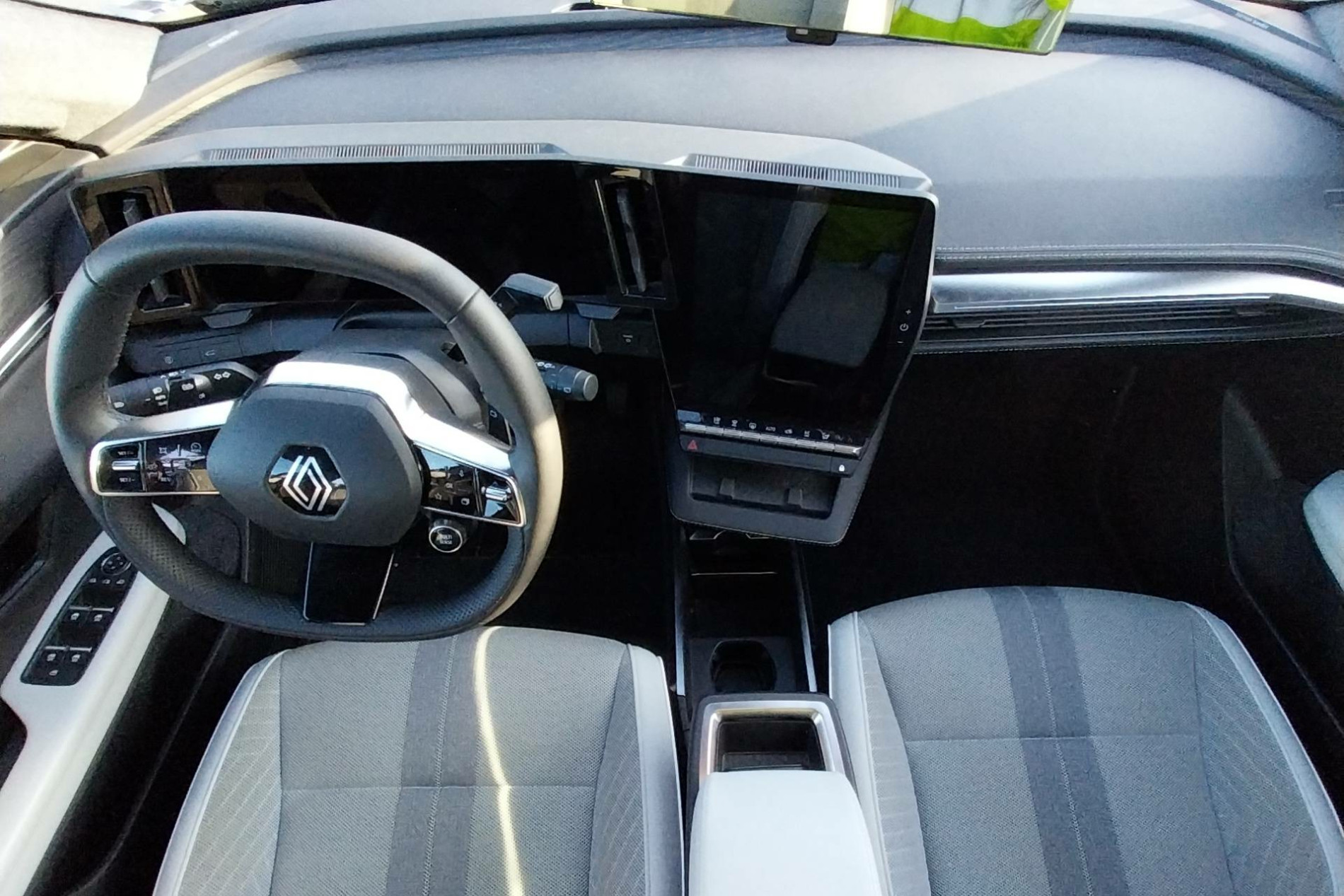 Vente en ligne Renault Scenic E-Tech Scenic E-Tech électrique 220 ch grande autonomie au prix de 39 791 €