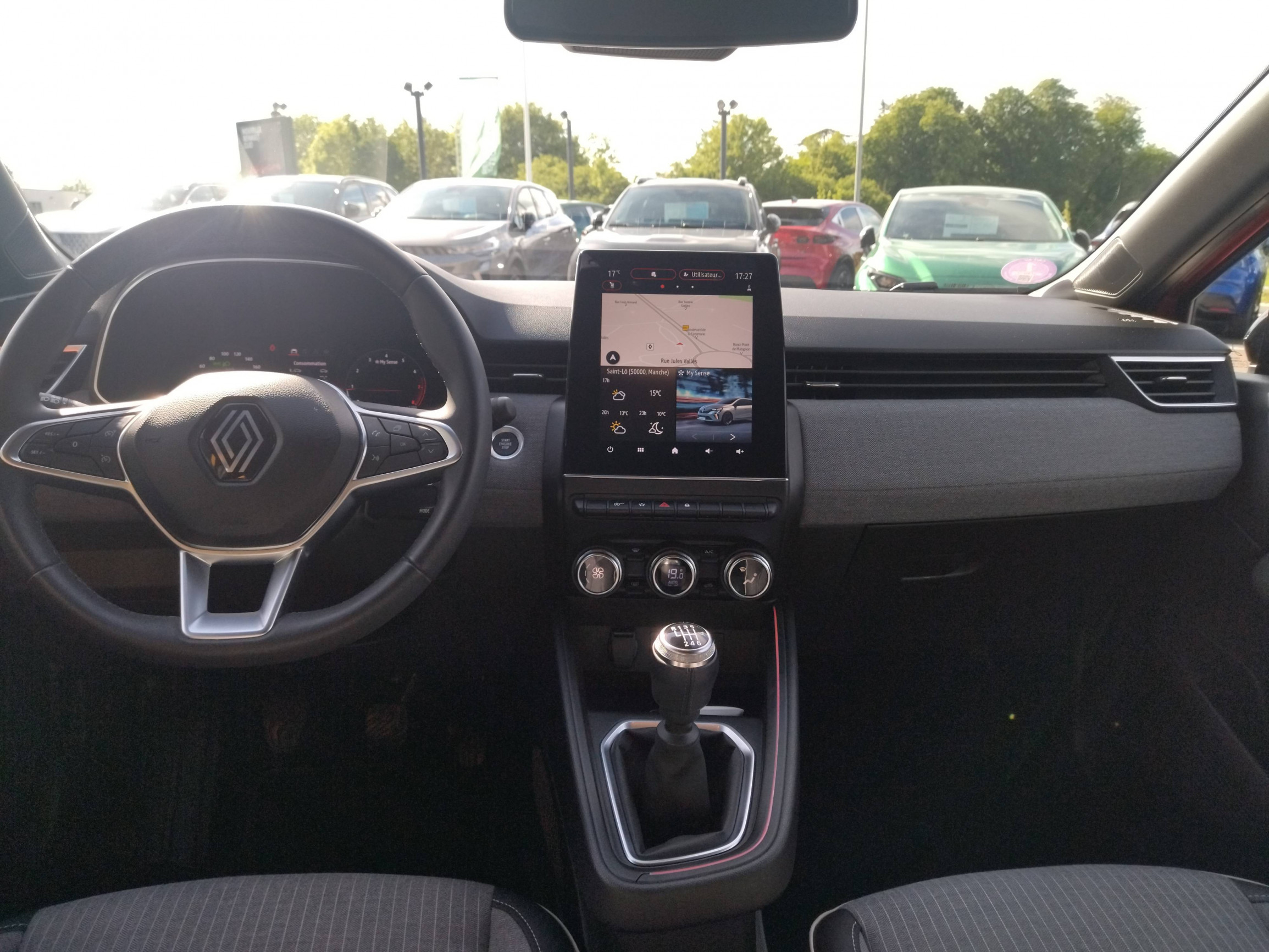 Vente en ligne Renault Clio 5 Clio TCe 90 au prix de 15 870 €