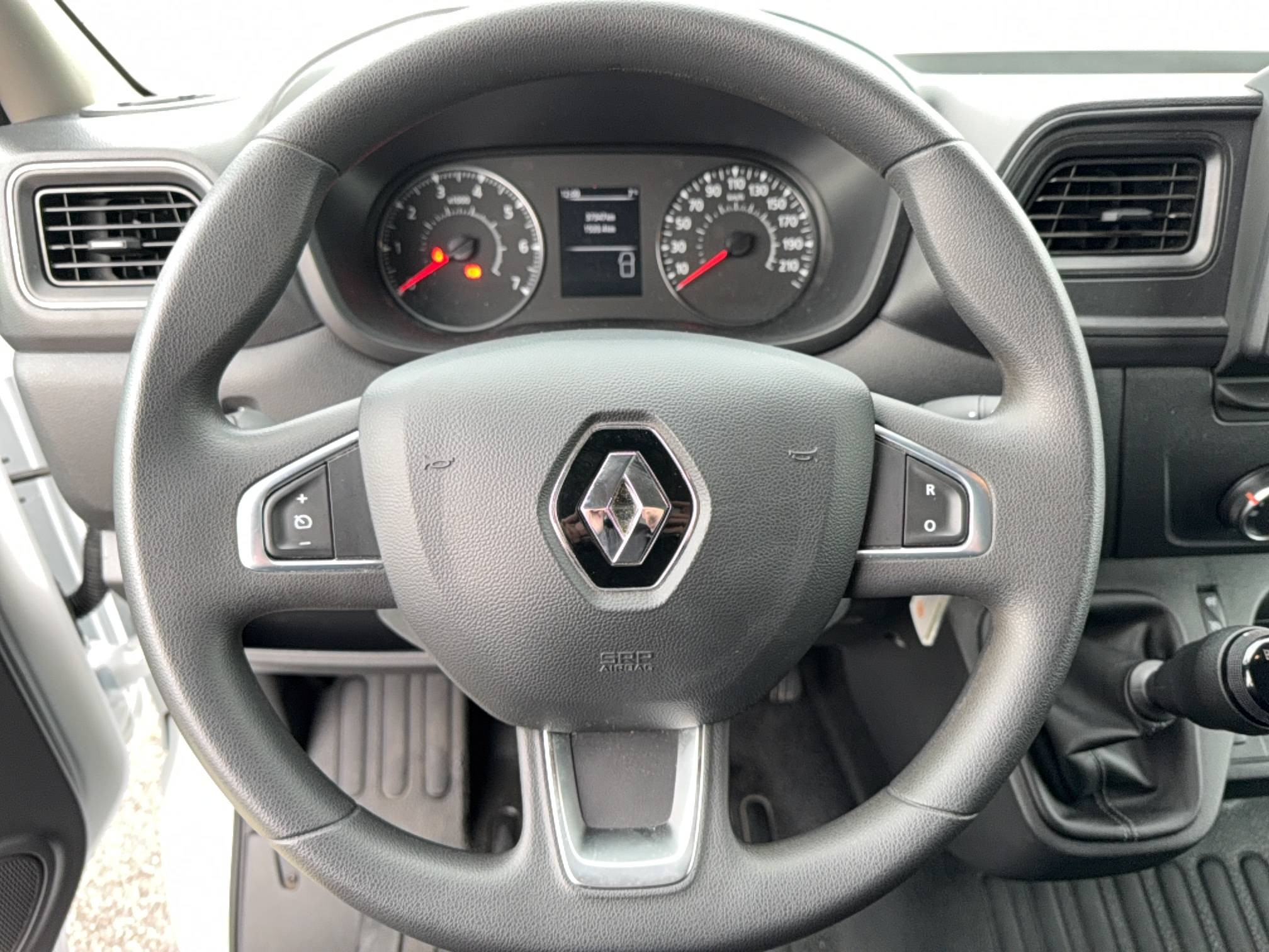 Vente en ligne Renault Master Fourgon MASTER FGN TRAC F3500 L3H3 BLUE DCI 135 au prix de 29 840 €