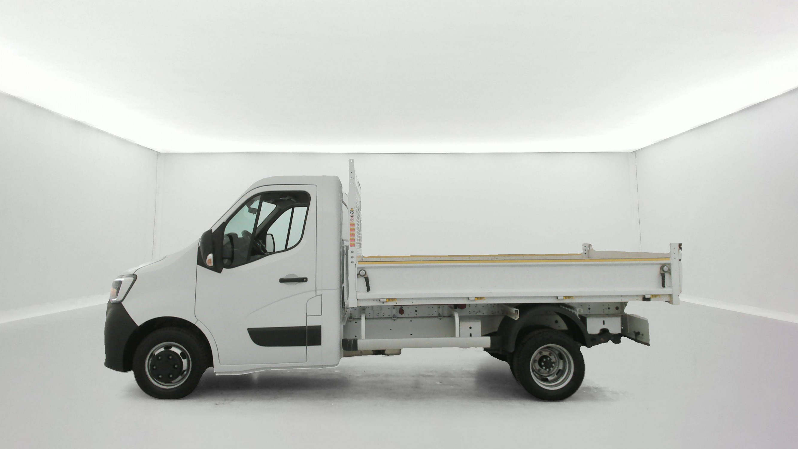 Vente en ligne Renault Master 3 Châssis Cabine MASTER CC PROP RJ3500 L2 PAFC BLUE DCI 130 EURO VI au prix de 32 000 €