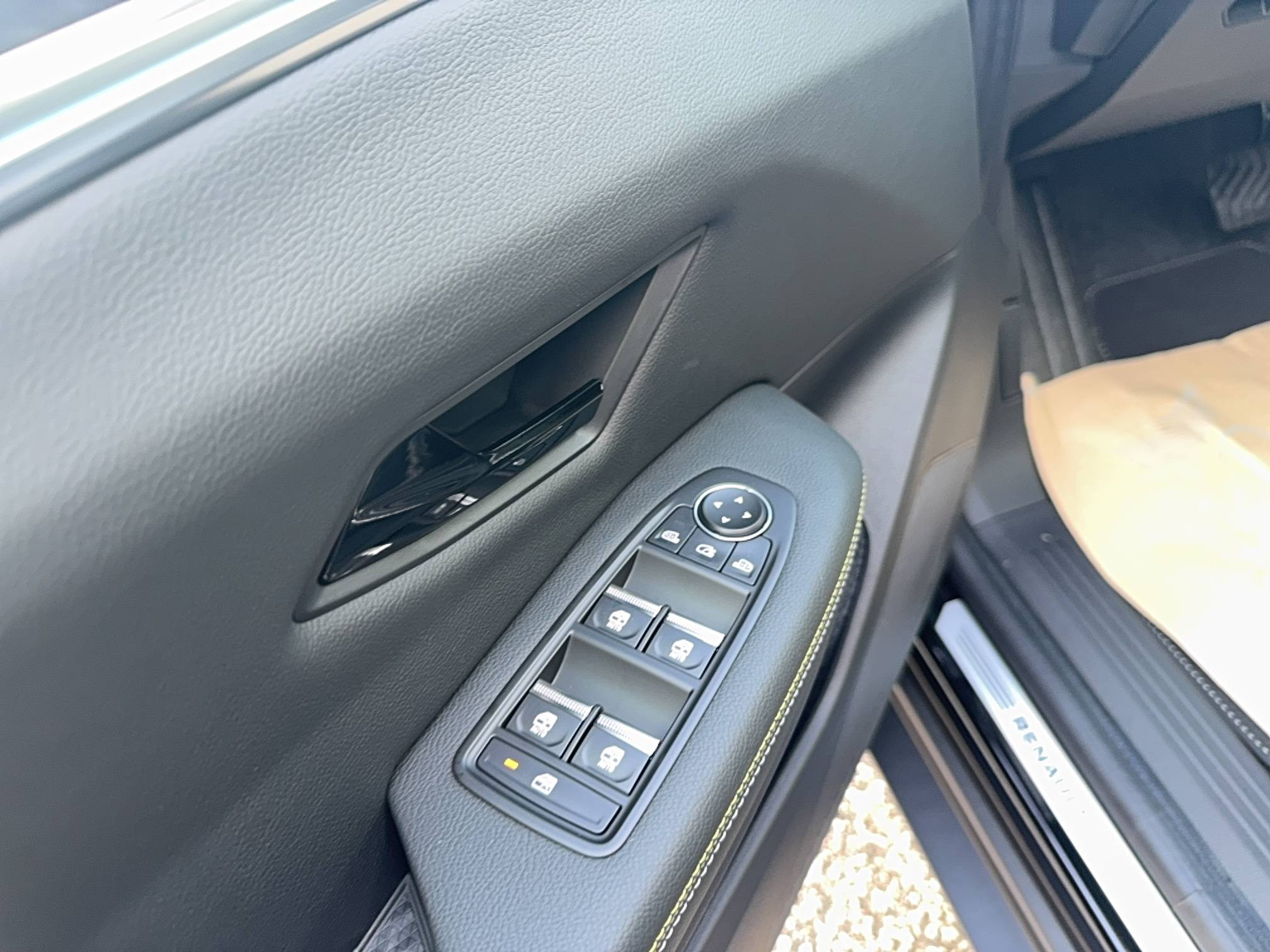 Vente en ligne Renault Scenic E-Tech Scenic E-Tech électrique 220 ch grande autonomie au prix de 49 990 €