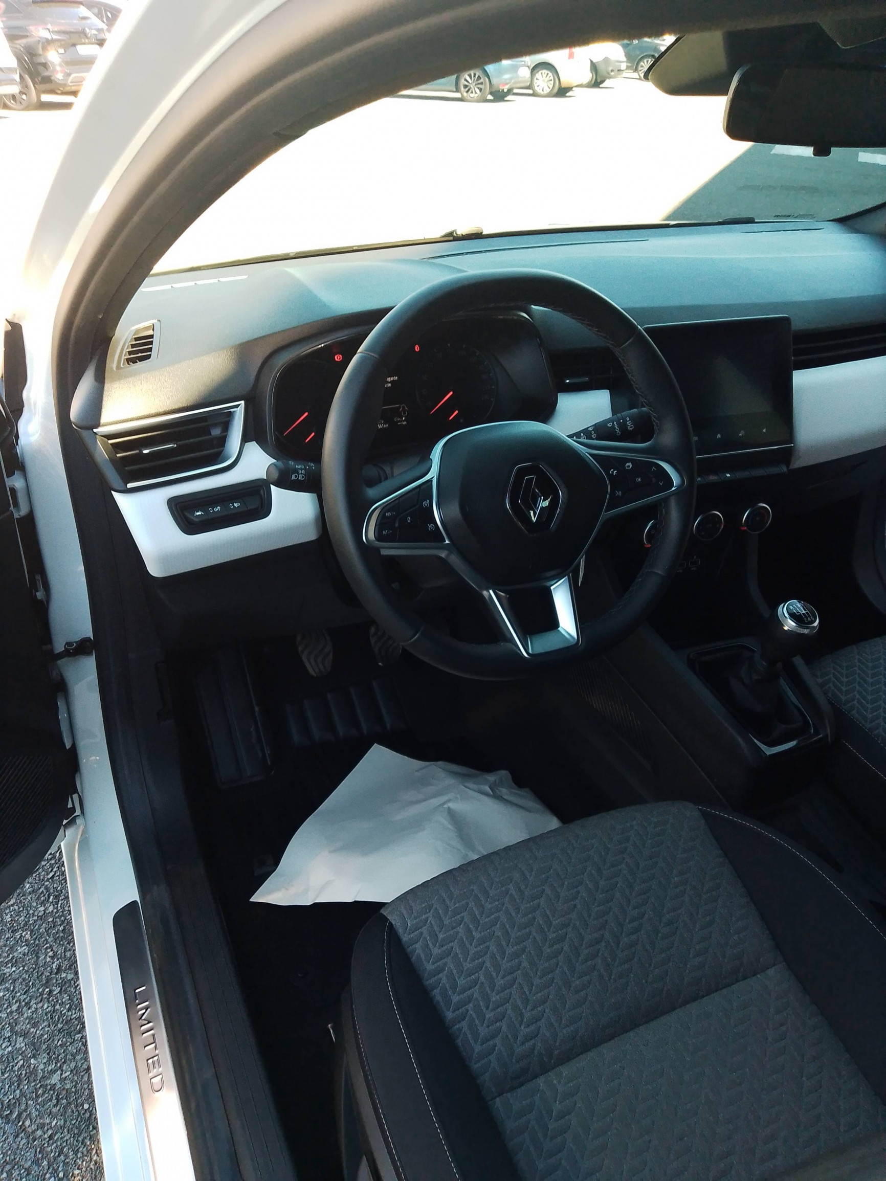 Vente en ligne Renault Clio 5 Clio TCe 90 - 21N au prix de 12 990 €