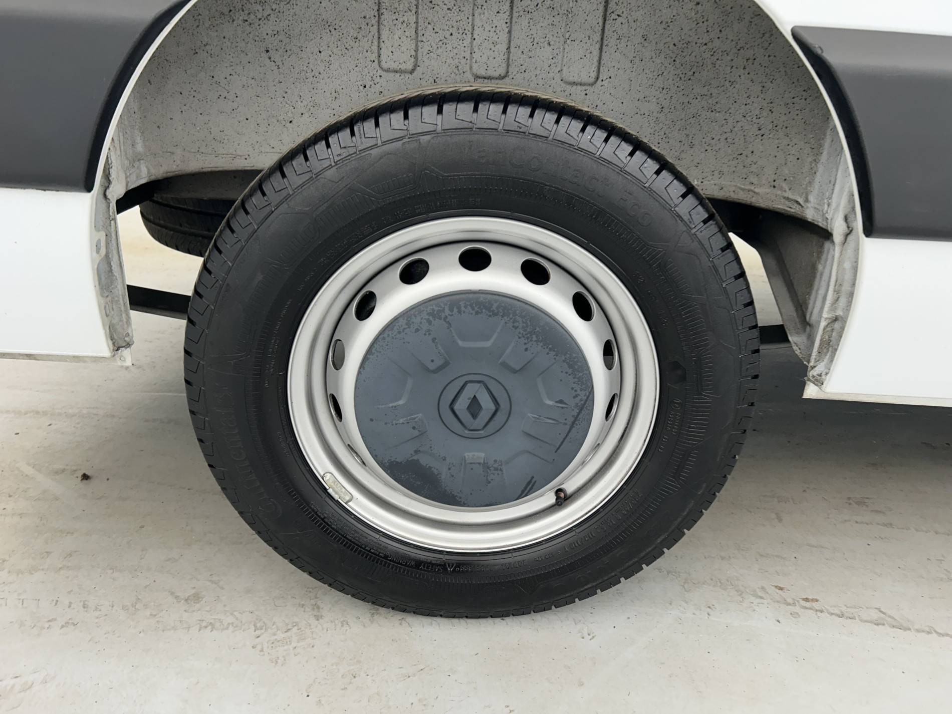 Vente en ligne Renault Master Fourgon MASTER FGN TRAC F3500 L2H2 BLUE DCI 135 au prix de 24 990 €