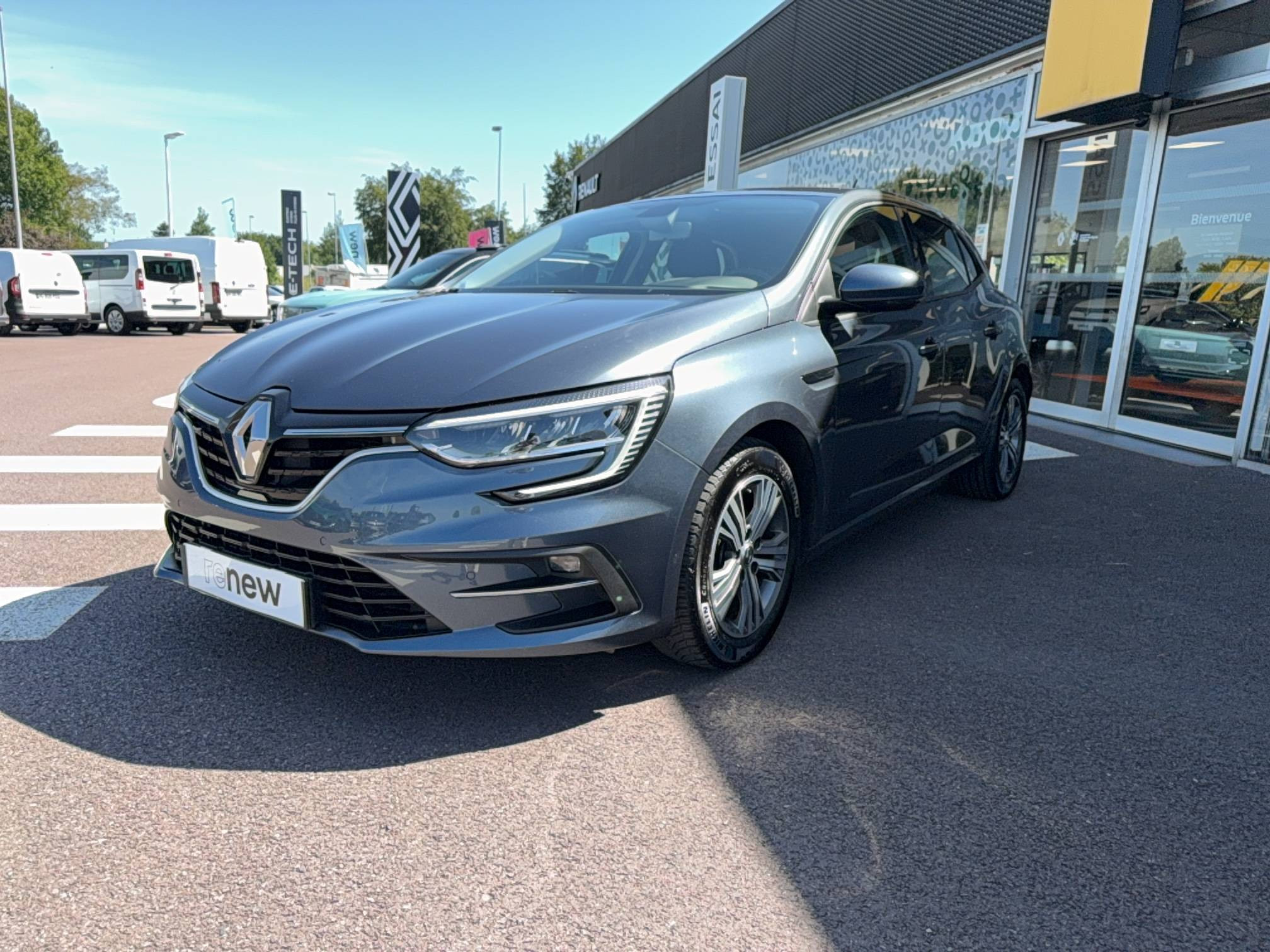 Renault Megane 4  Blue dCi 115 occasion de 2023 en vente à Saint-Lô