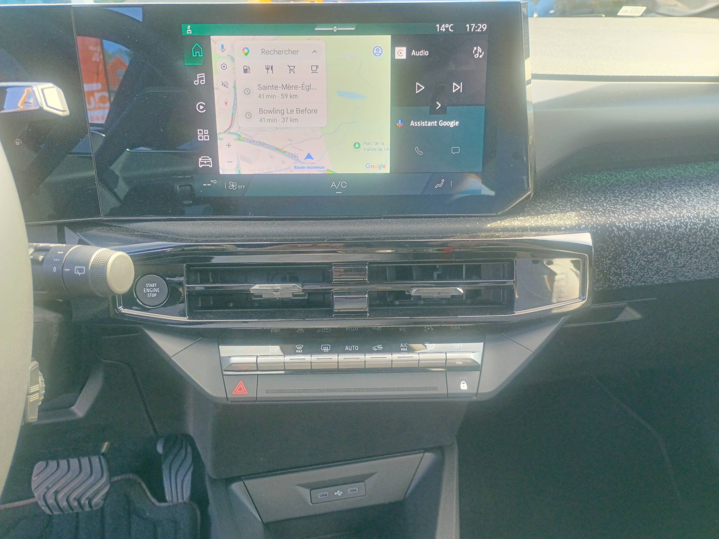 Vente en ligne Renault Clio 6 Clio E-Tech full hybrid 160 ch au prix de 28 200 €