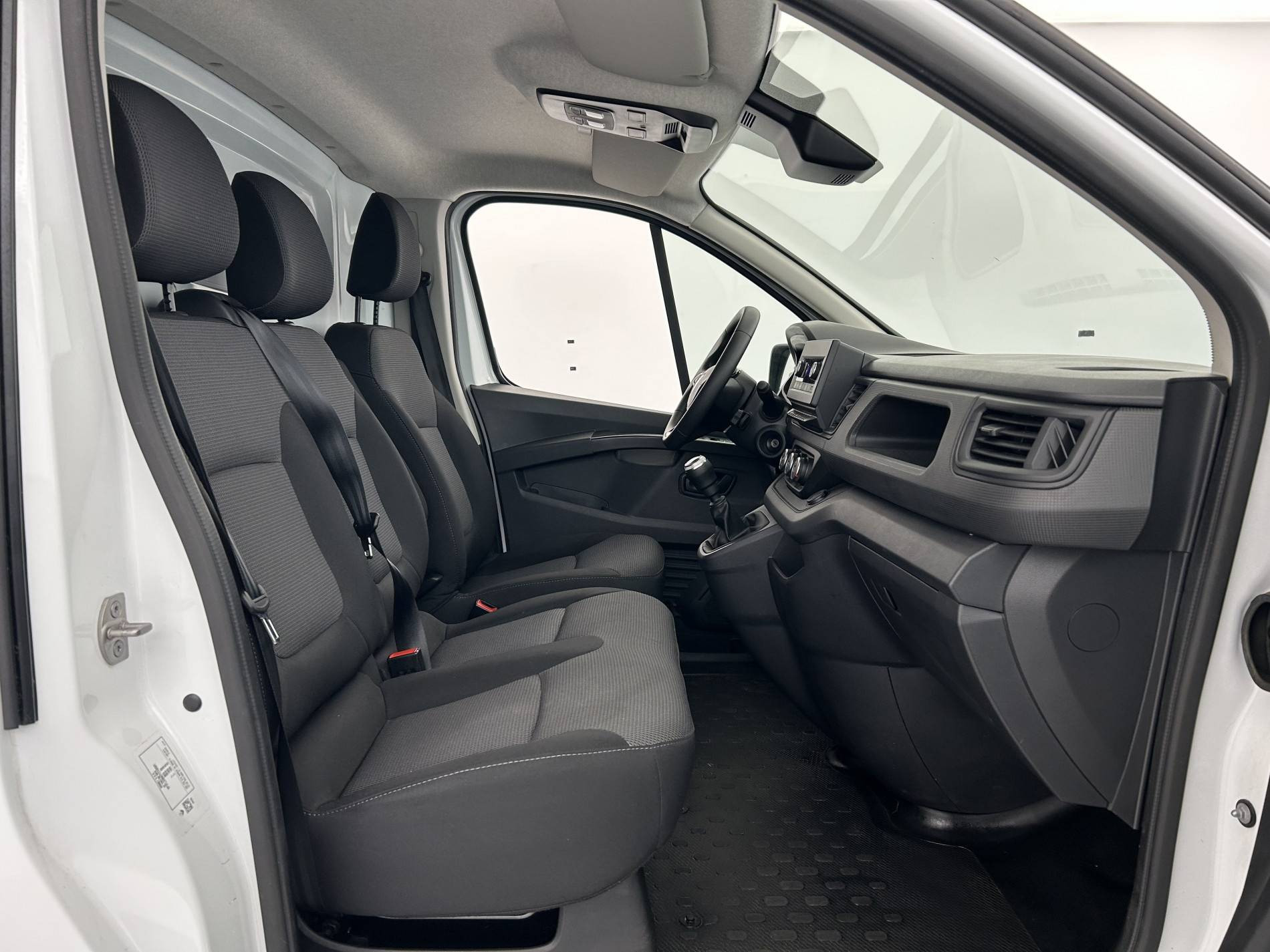 Vente en ligne Renault Trafic 3 Fourgon TRAFIC FGN L1H1 3000 KG BLUE DCI 130 au prix de 22 788 €