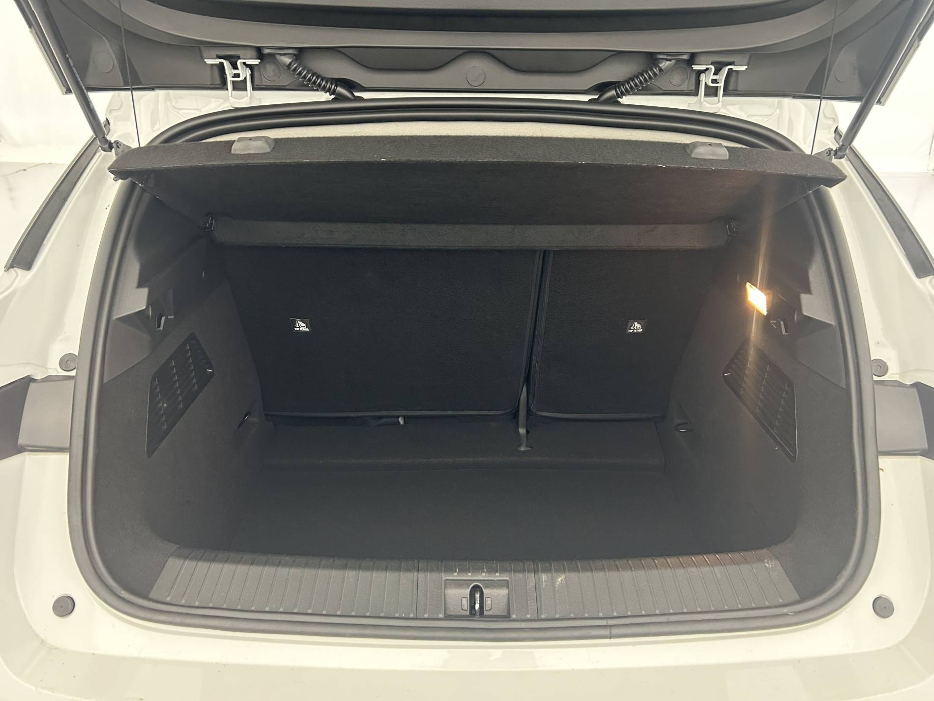 Vente en ligne Renault Megane E-Tech  EV40 130ch standard charge au prix de 18 790 €