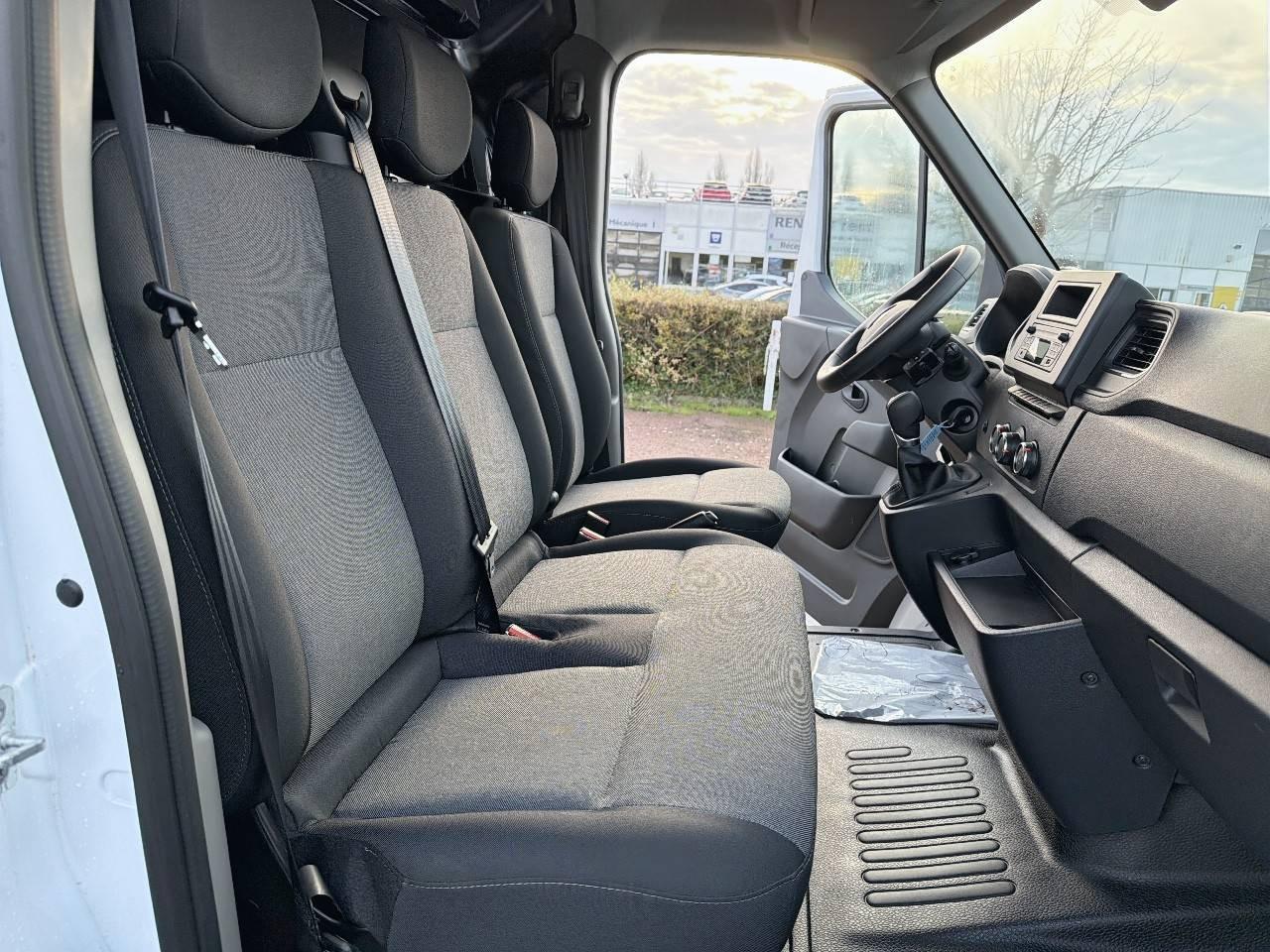 Vente en ligne Renault Master E-Tech MASTER ELECTRIQUE FGN L2H2 F3500 EV52 au prix de 27 990 €