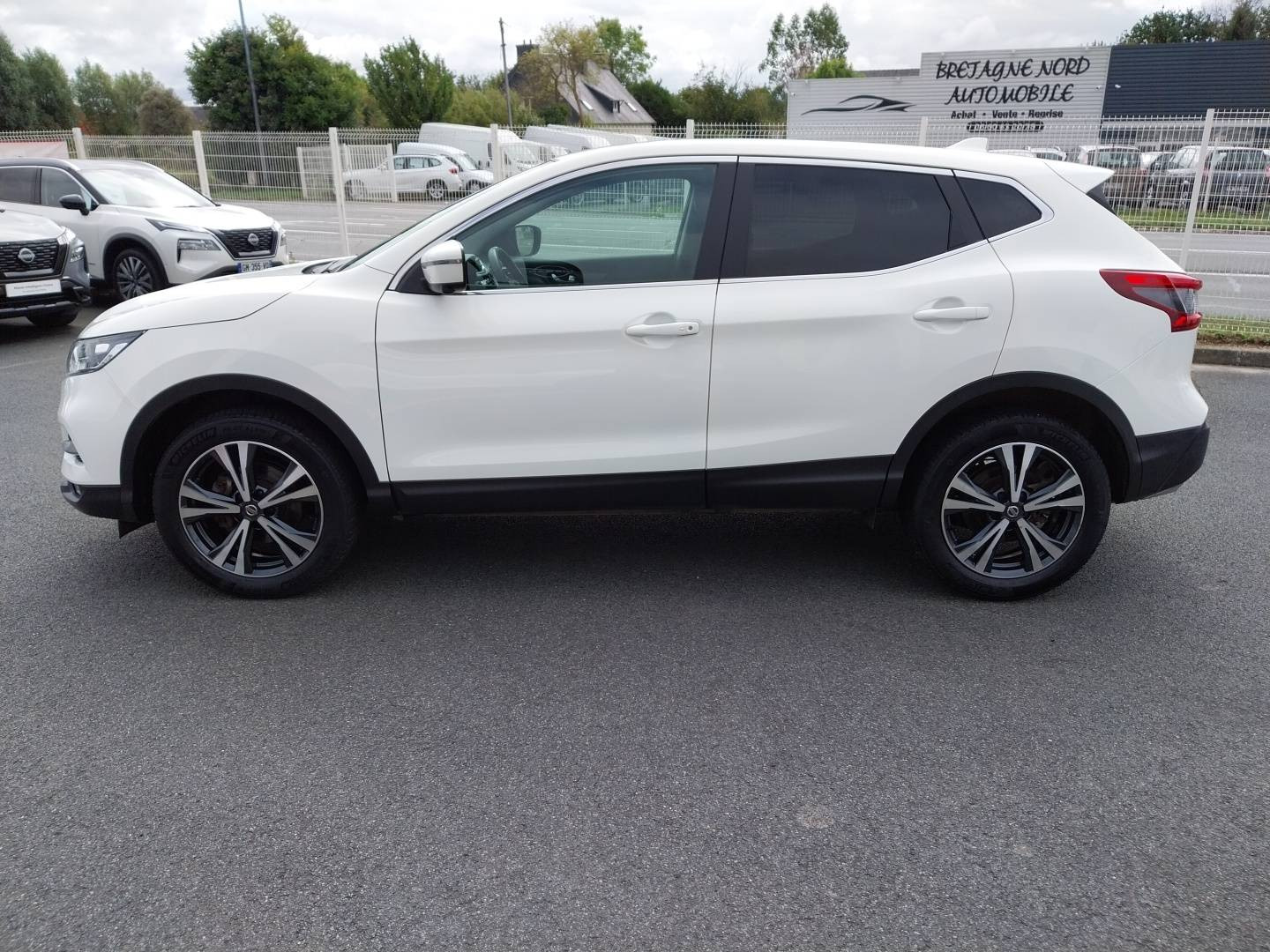 Vente en ligne Nissan Qashqai  1.3 DIG-T 140 au prix de 15 490 €