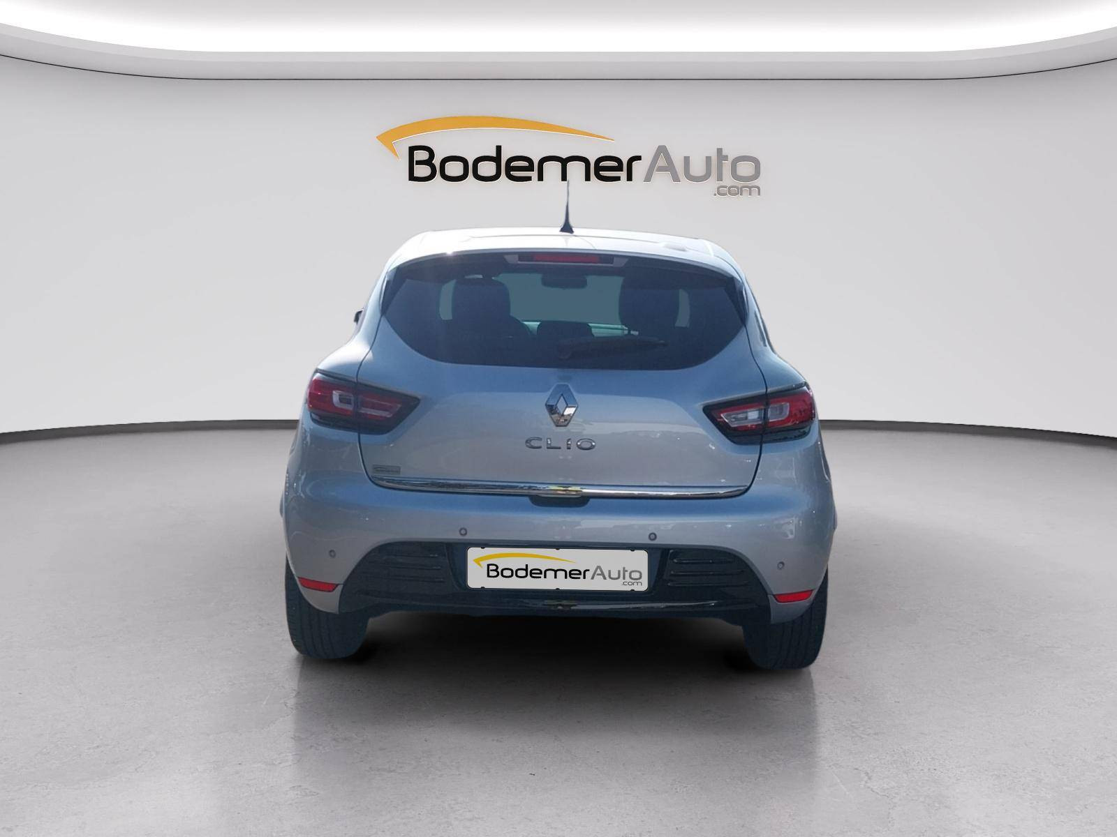 Vente en ligne Renault Clio 4 Clio TCe 90 E6C au prix de 10 990 €