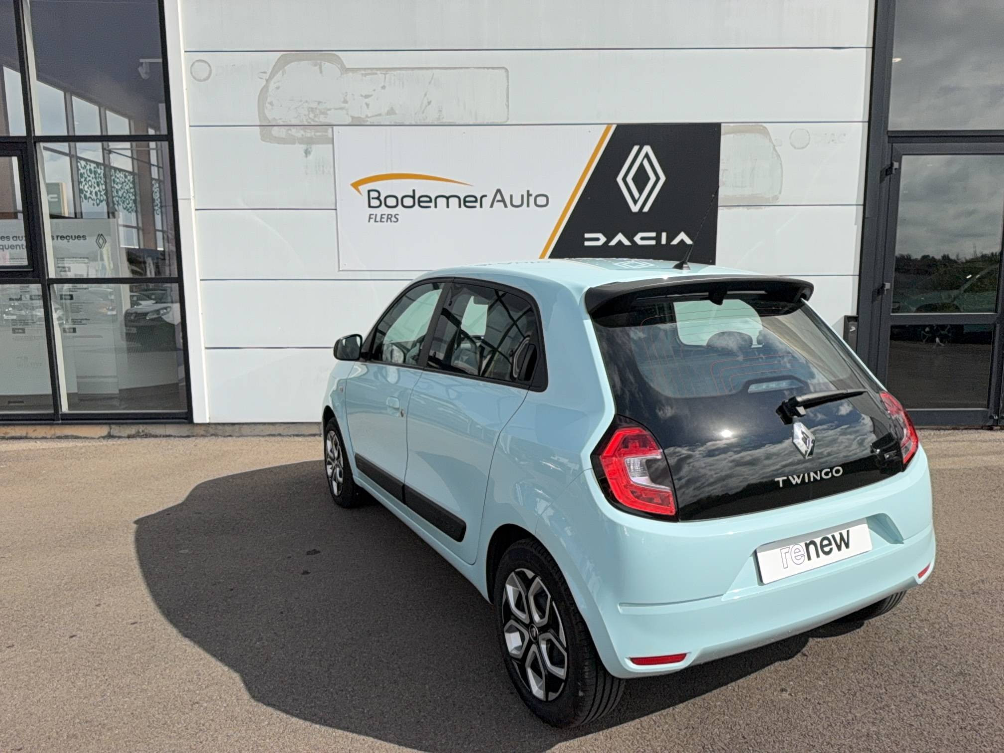 Vente en ligne Renault Twingo Electrique Twingo III E-Tech au prix de 13 490 €