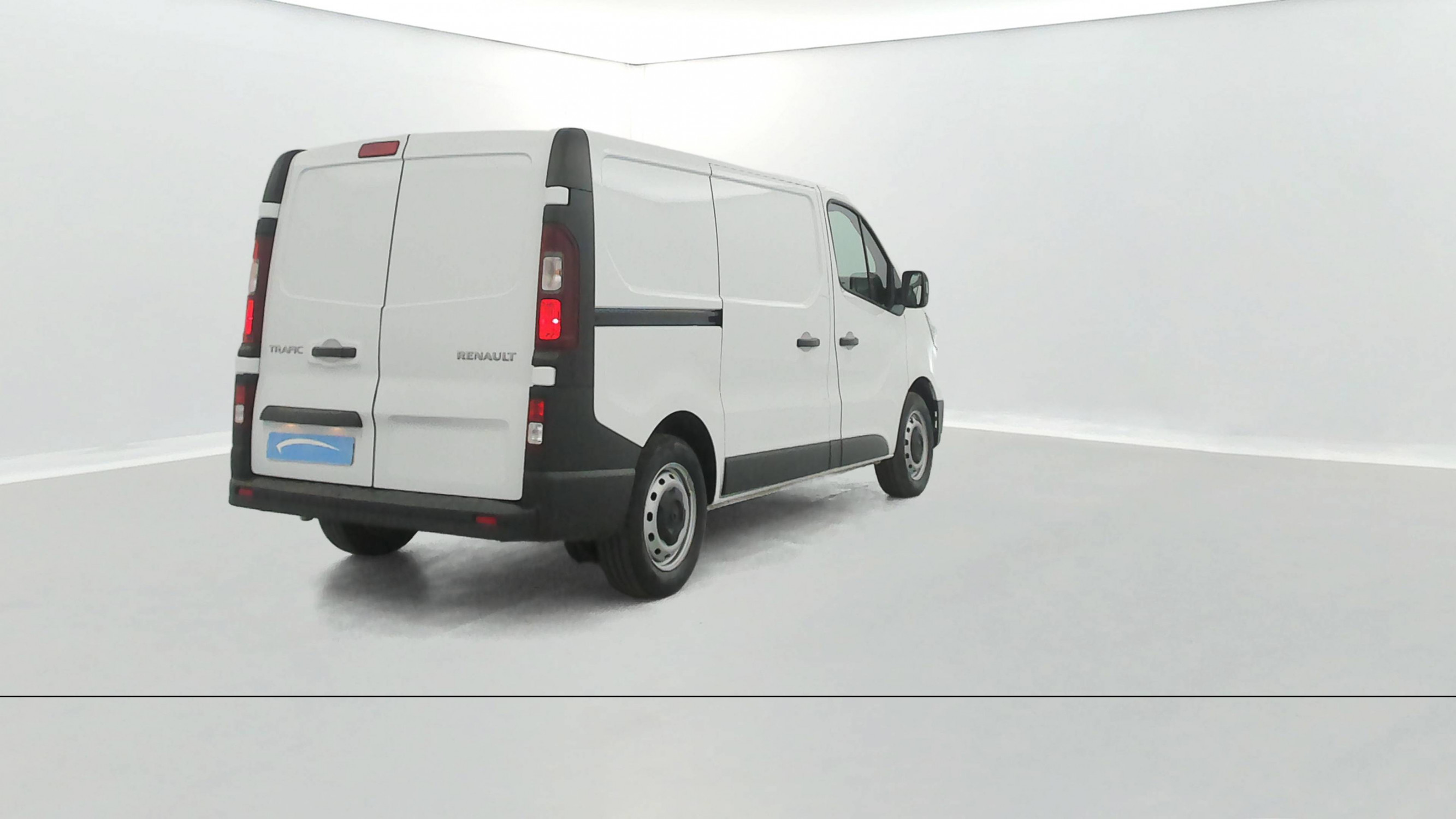 Vente en ligne Renault Trafic 3 Fourgon TRAFIC FG BLUE DCI 130 L1H1 3T GSR2 au prix de 26 750 €
