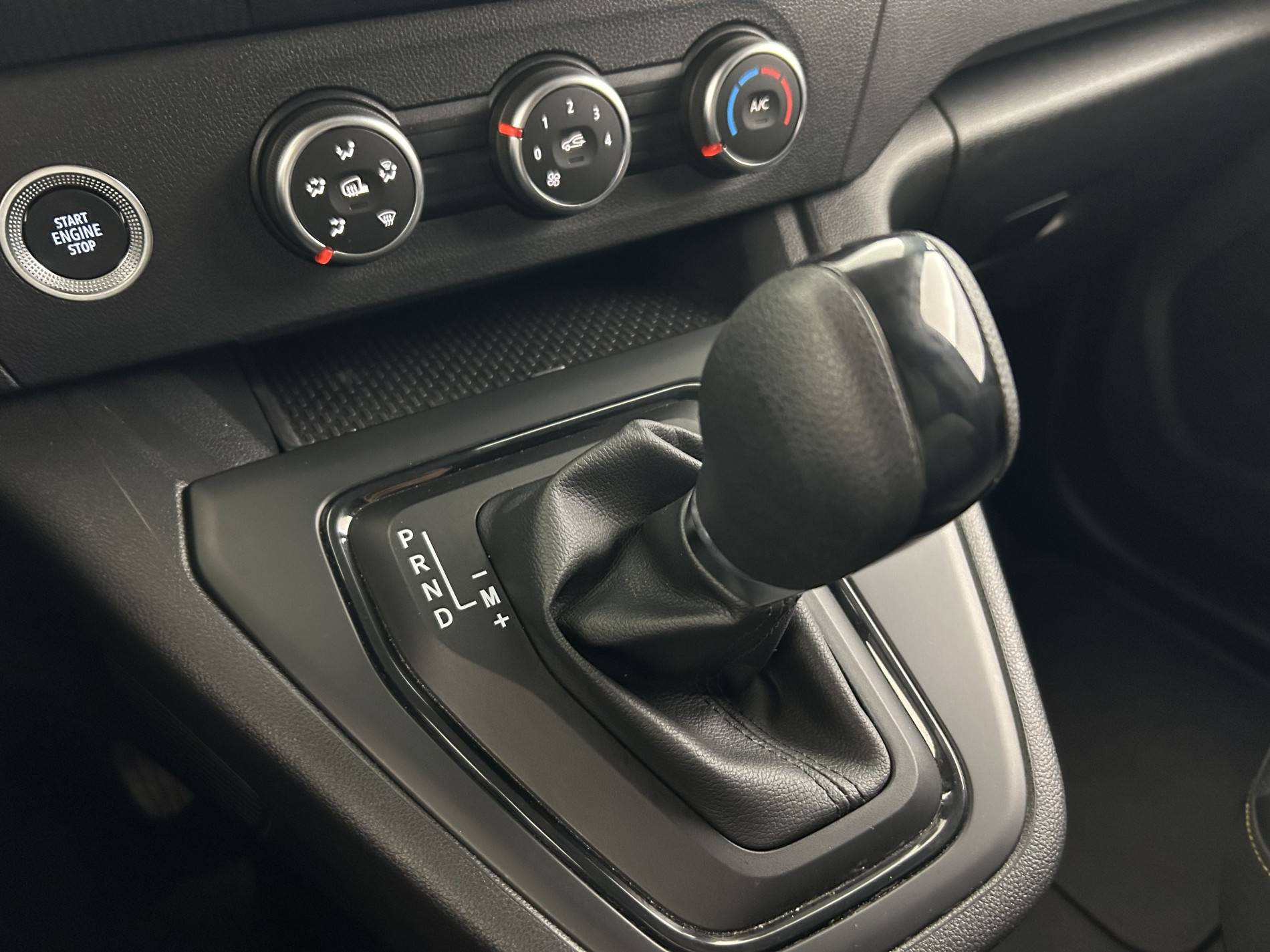 Vente en ligne Renault Kangoo Van  BLUE DCI 115 EDC au prix de 19 990 €
