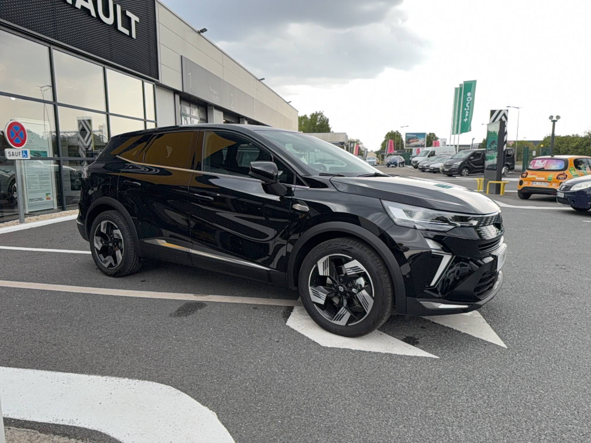 Vente en ligne Renault Symbioz  E-Tech full hybrid 160 ch au prix de 37 300 €