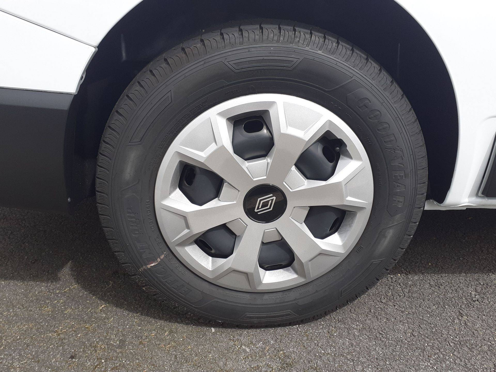 Vente en ligne Renault Trafic Van E-Tech TRAFIC E-TECH ELECTRIQUE FGN L1H1 3T AC22 au prix de 40 224 €