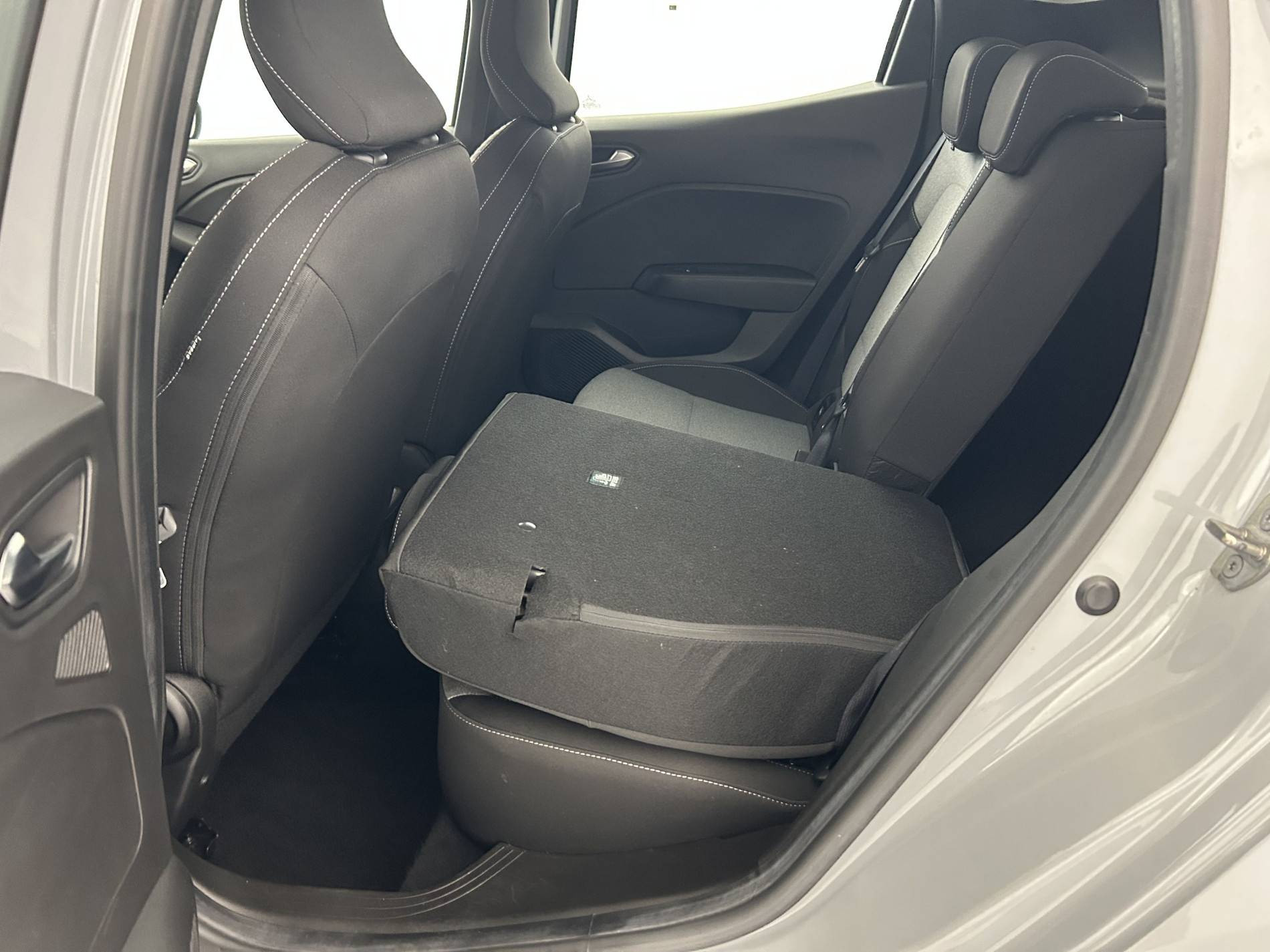 Vente en ligne Renault Clio 5 Clio TCe 90 ch GSR2 au prix de 15 790 €