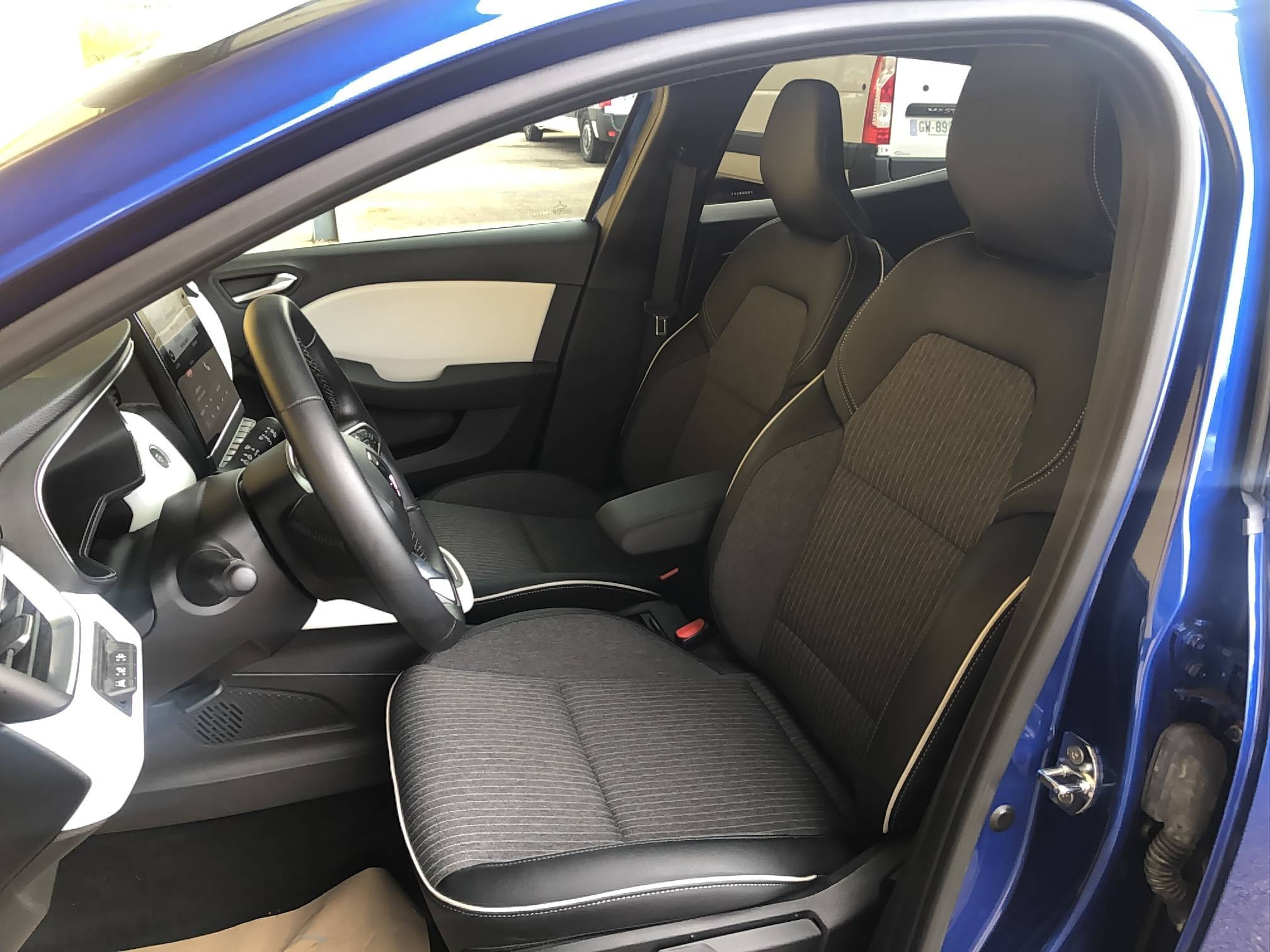 Vente en ligne Renault Clio 5 Clio TCe 90 au prix de 16 490 €
