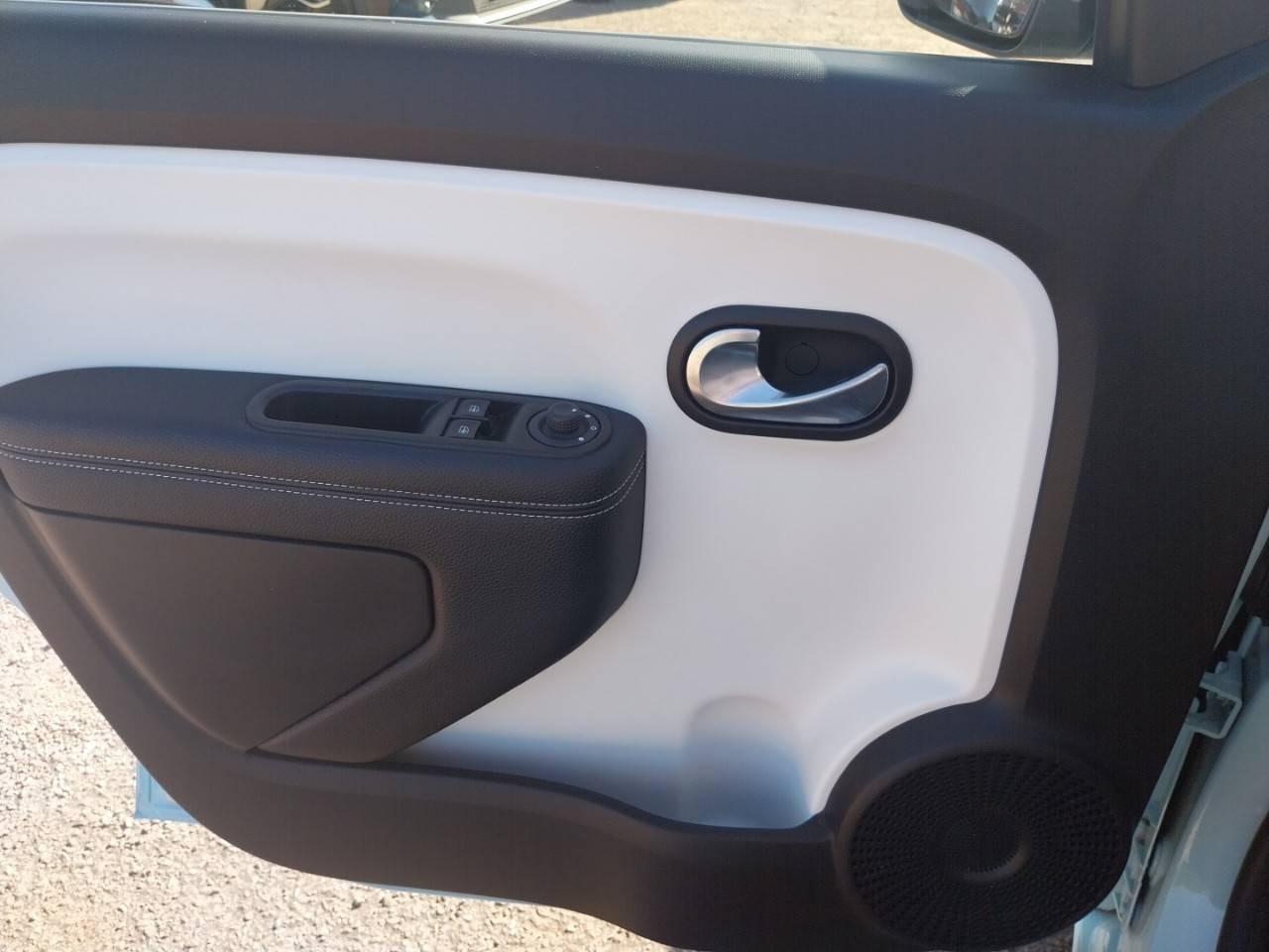 Vente en ligne Renault Twingo Electrique Twingo III E-Tech au prix de 12 990 €