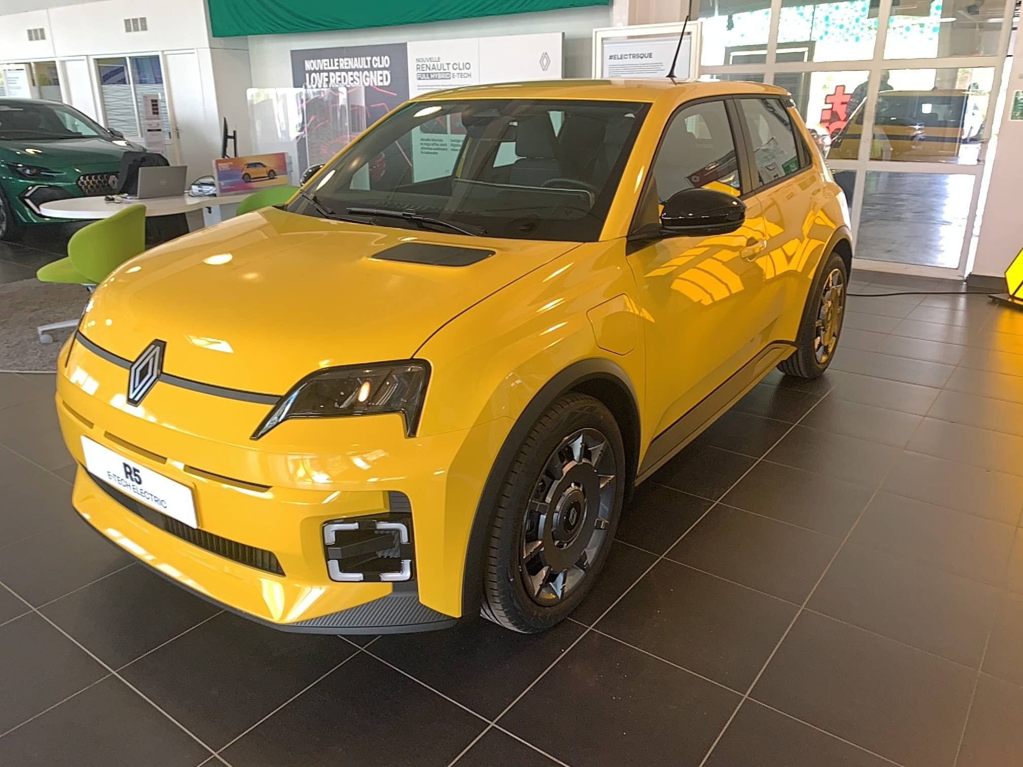 Renault R5 E-Tech  120 ch autonomie urbaine occasion de 2026 en vente à Concarneau