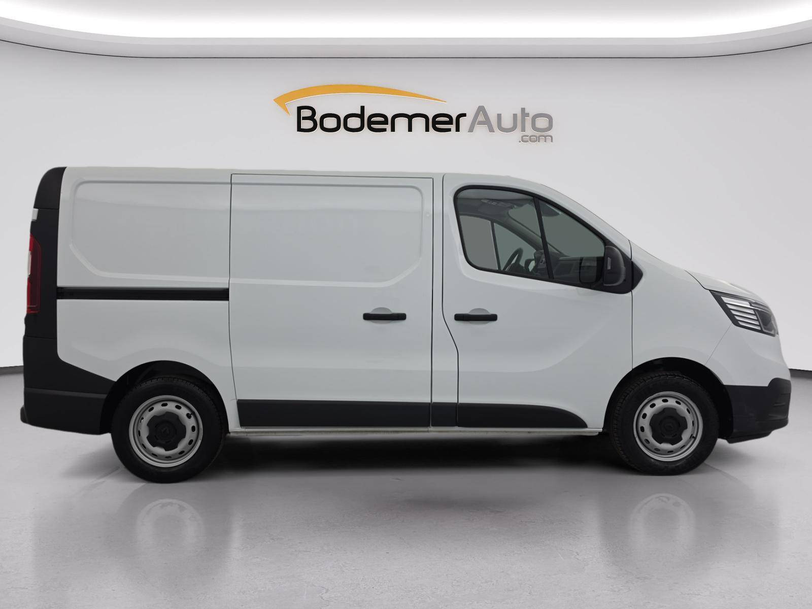Vente en ligne Renault Trafic 3 Fourgon TRAFIC FG BLUE DCI 130 L1H1 3T GSR2 au prix de 22 990 €