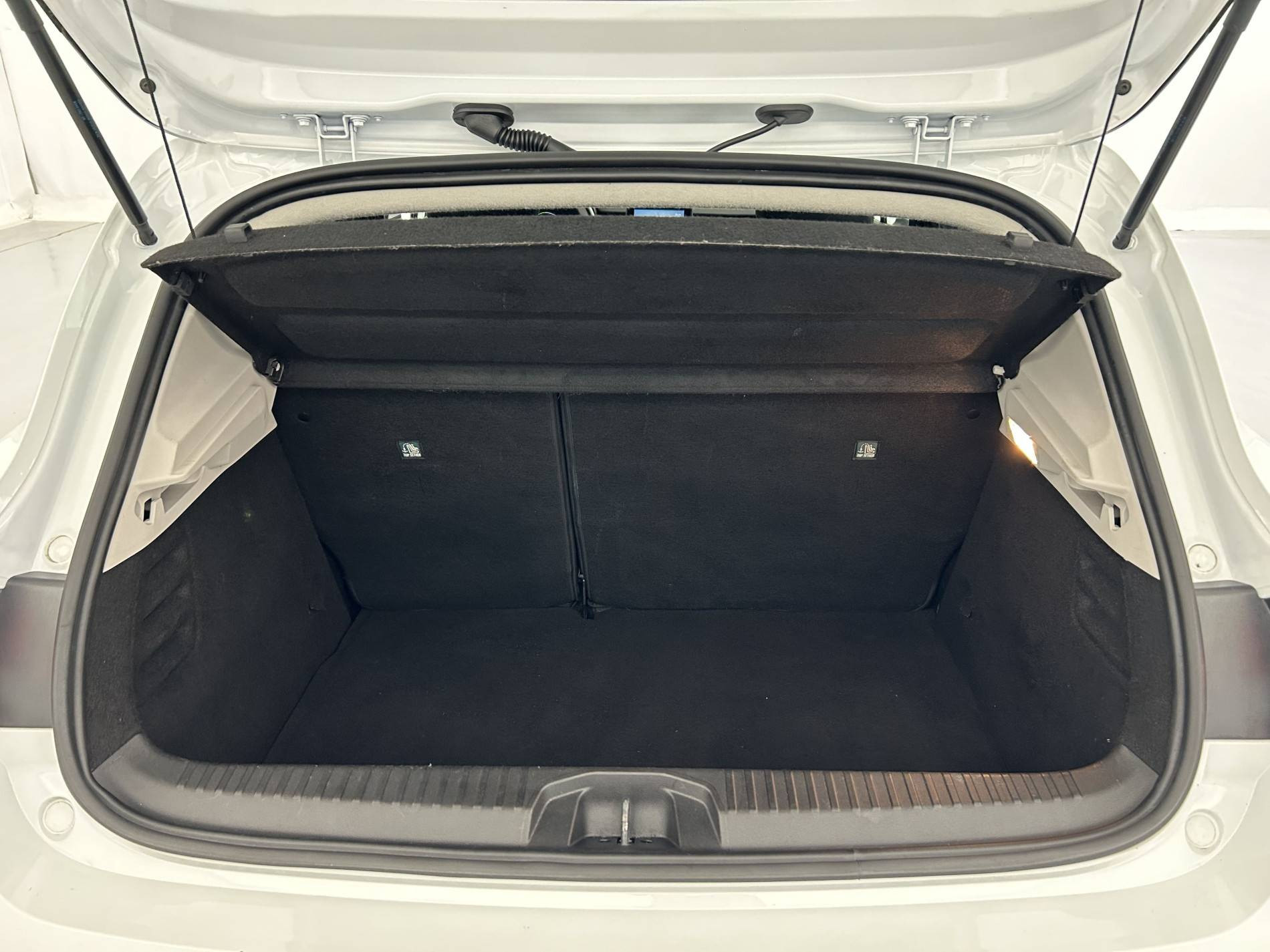 Vente en ligne Renault Clio 5 Clio E-Tech 140 - 21N au prix de 13 790 €