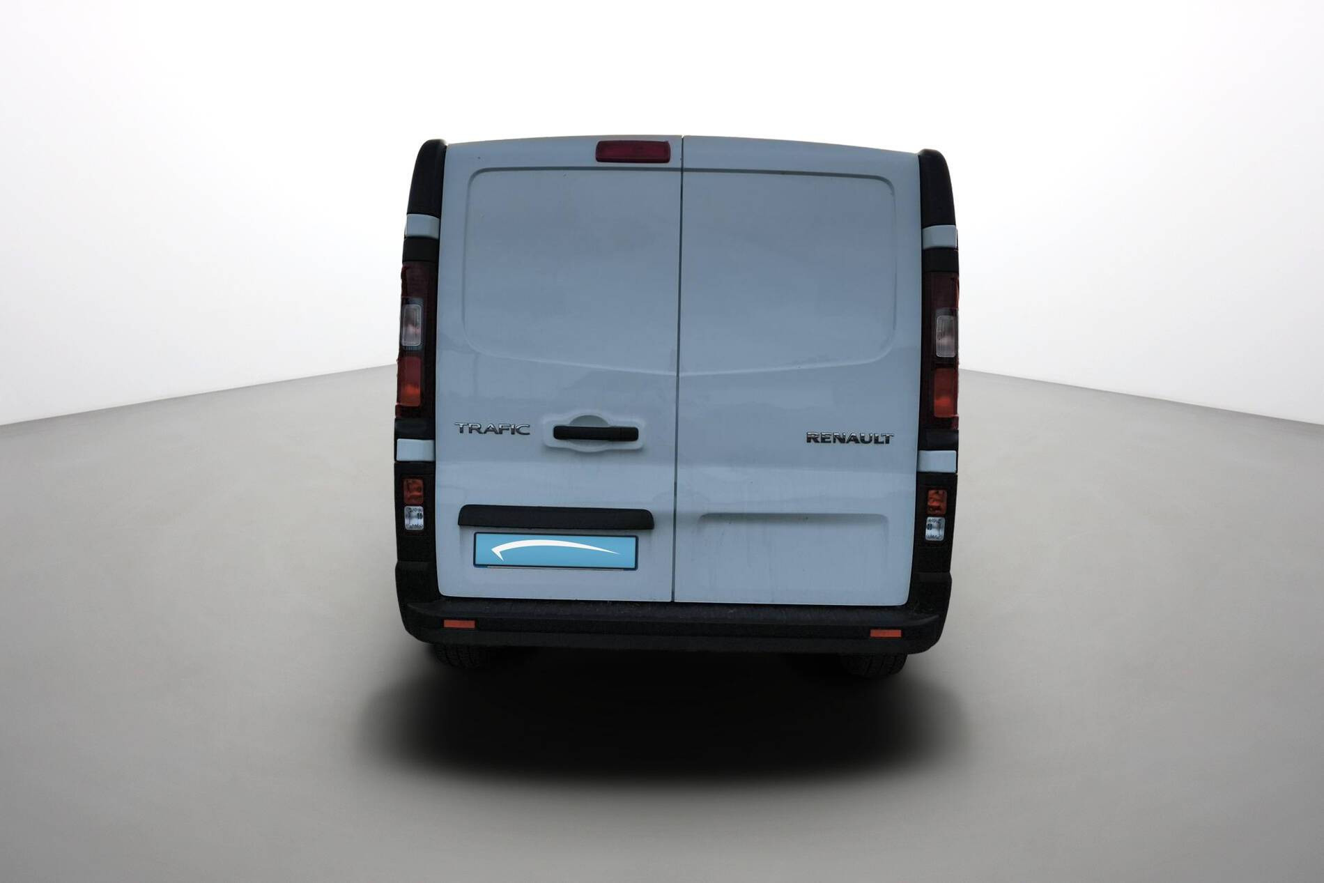 Vente en ligne Renault Trafic 3 Fourgon TRAFIC FGN L2H1 3000 KG BLUE DCI 130 au prix de 23 990 €