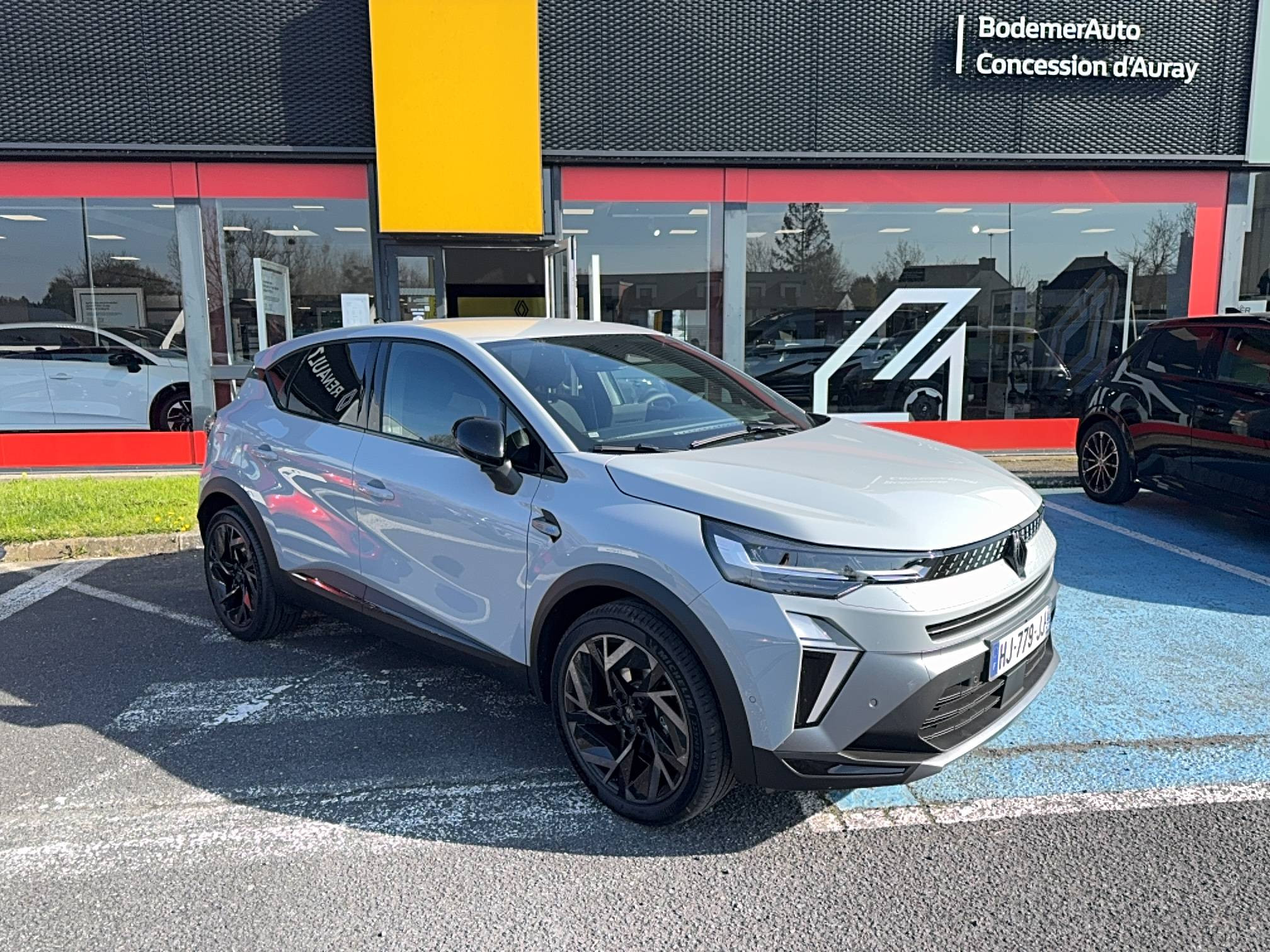 Renault Captur  E-Tech full hybrid 160 ch occasion de 2026 en vente à Auray