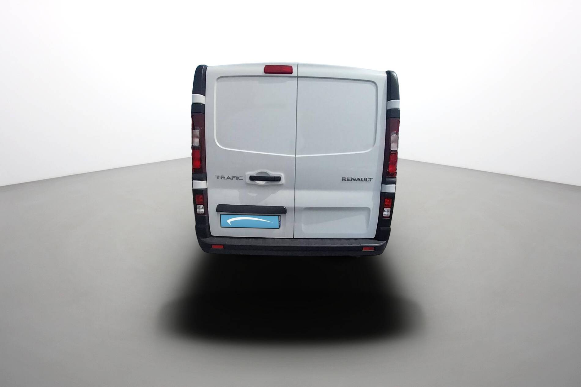 Vente en ligne Renault Trafic 3 Fourgon TRAFIC FGN L2H1 3000 KG BLUE DCI 130 au prix de 23 999 €