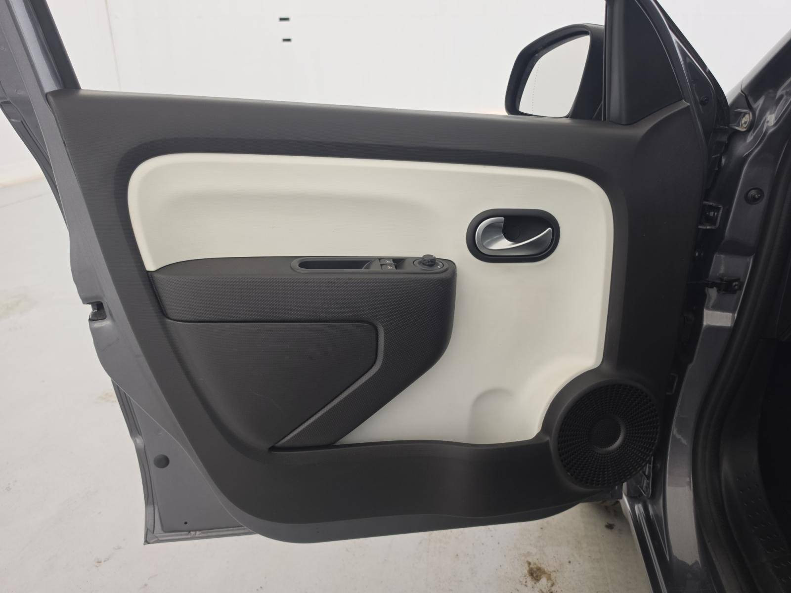 Vente en ligne Renault Twingo 3  SCe 65 - 21 au prix de 12 400 €