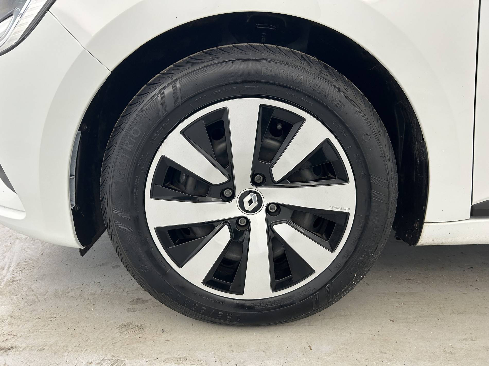 Vente en ligne Renault Clio 5 Clio TCe 90 au prix de 13 790 €