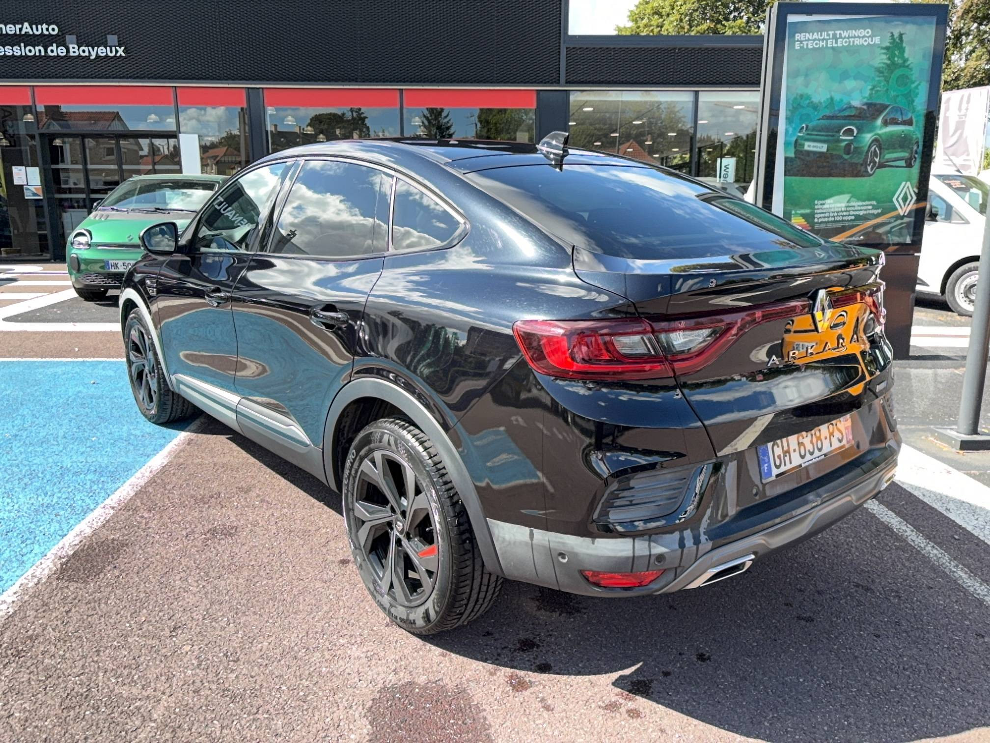 Vente en ligne Renault Arkana  E-Tech 145 - 21B au prix de 20 990 €